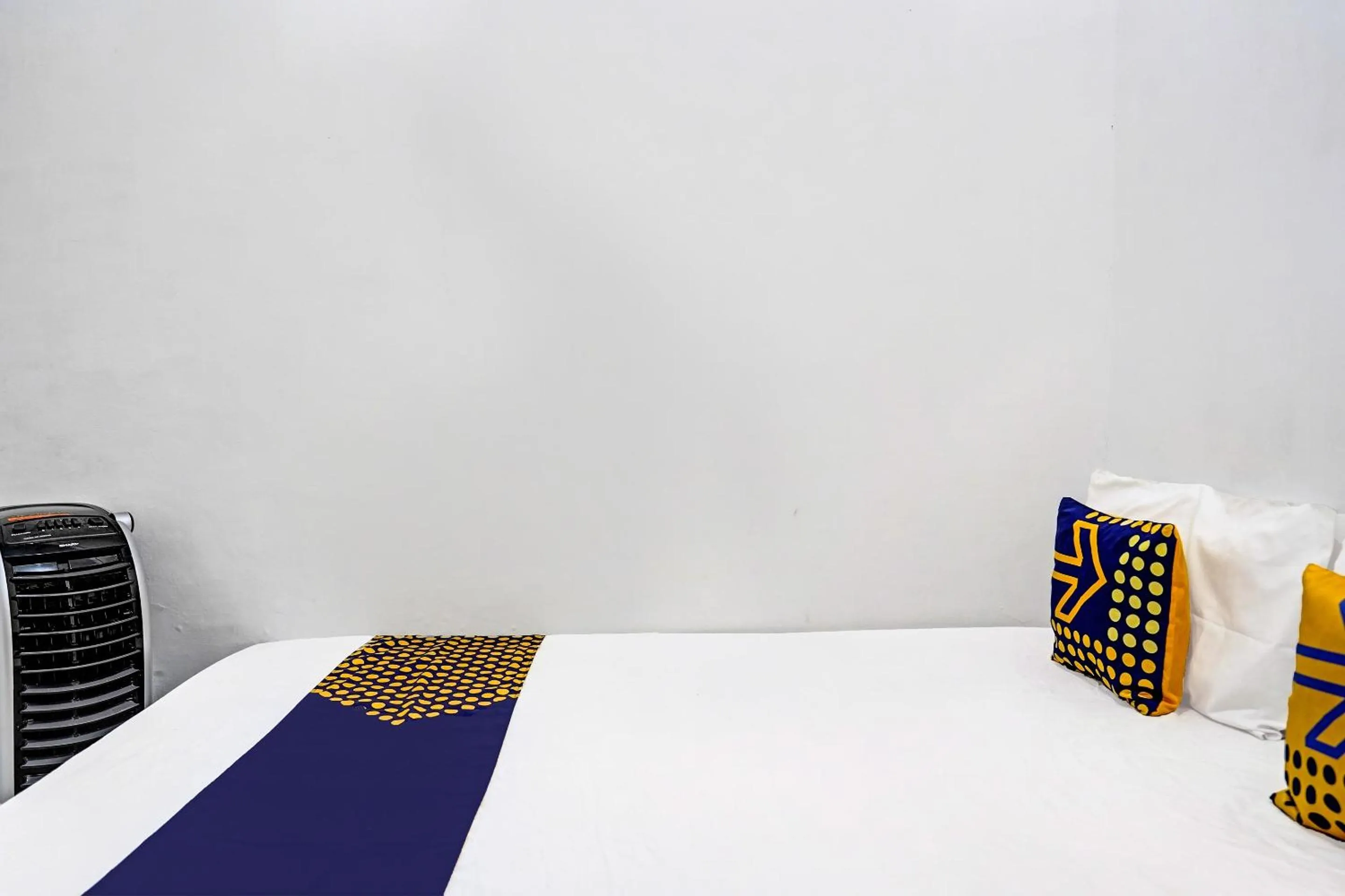 Bedroom, Bed in Hotel O Reva Residence Syariah