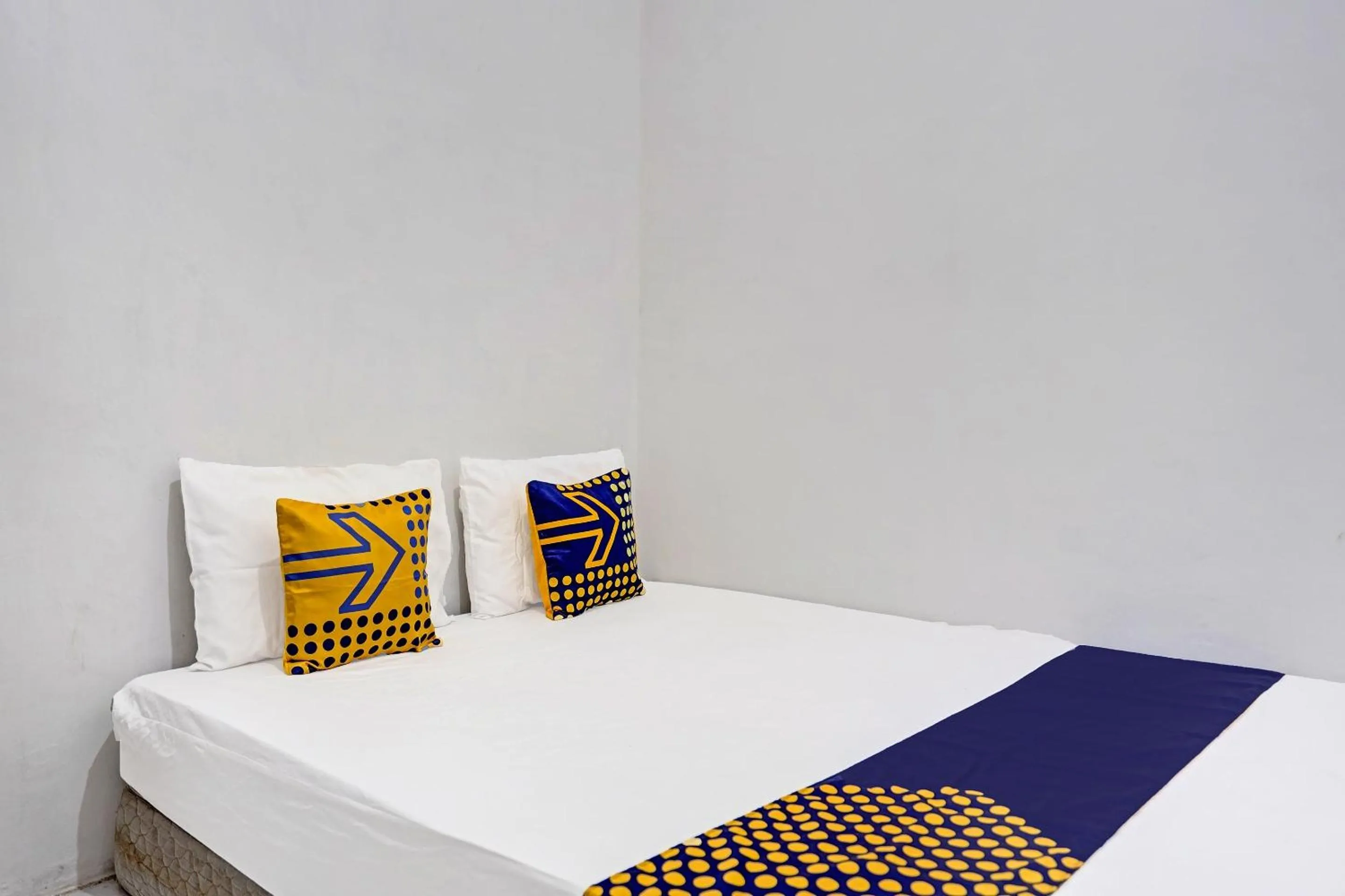 Bedroom, Bed in Hotel O Reva Residence Syariah