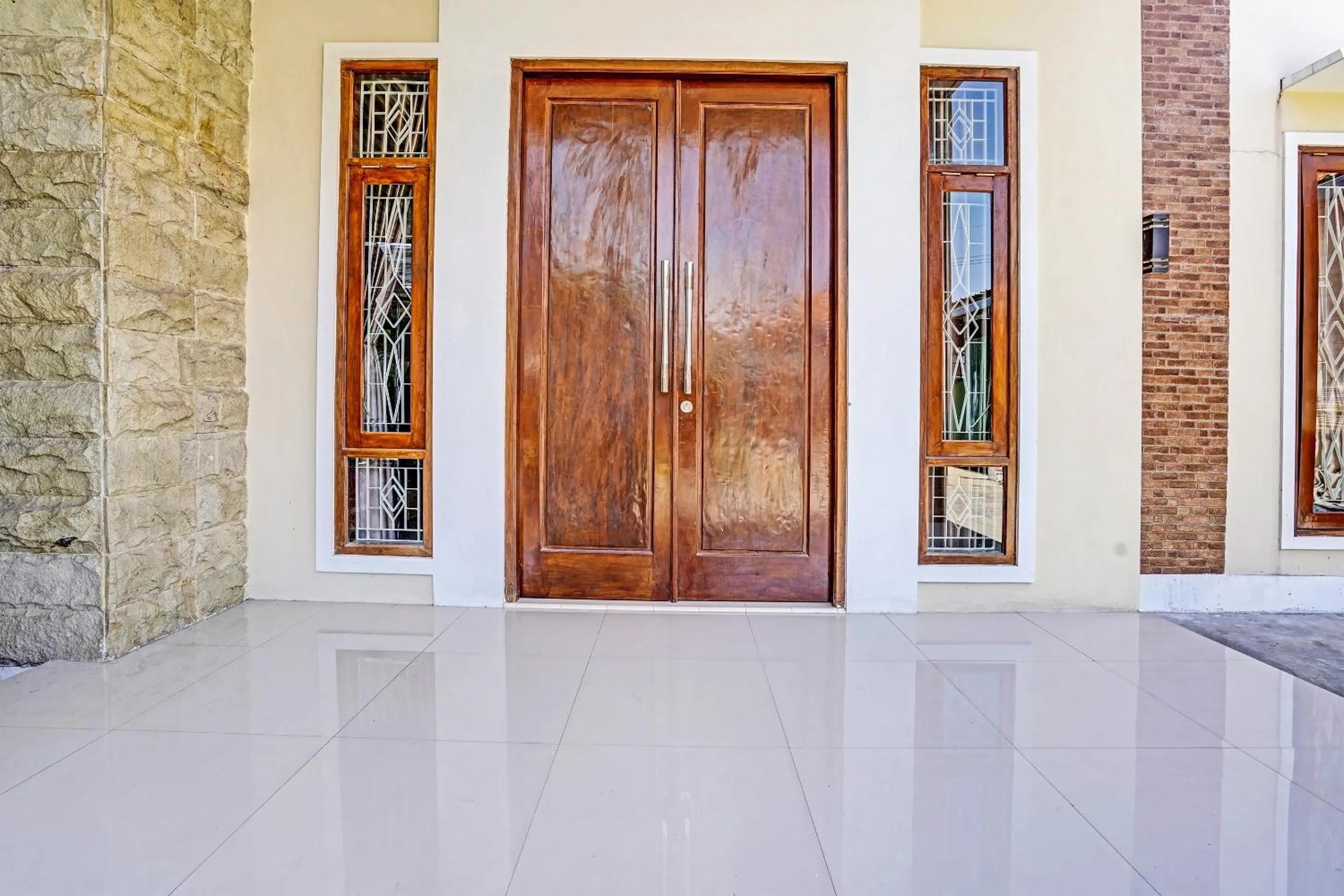 Lobby or reception in Hotel O Reva Residence Syariah