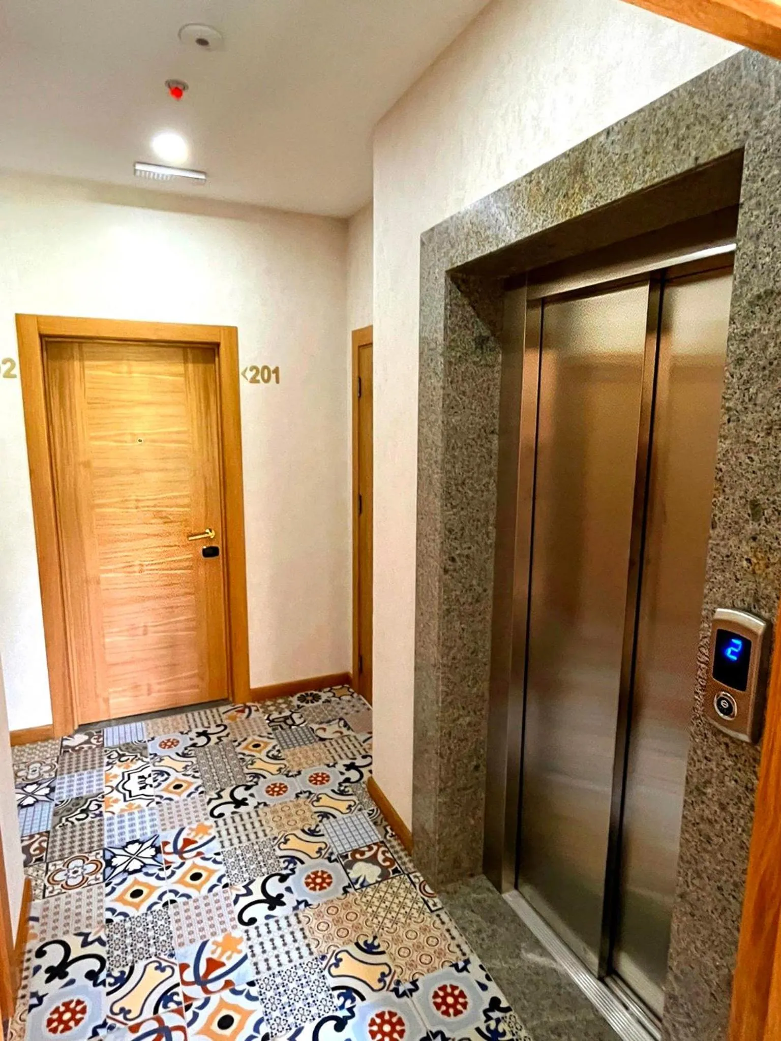 Property building in GOLDEN IR-ME_NI