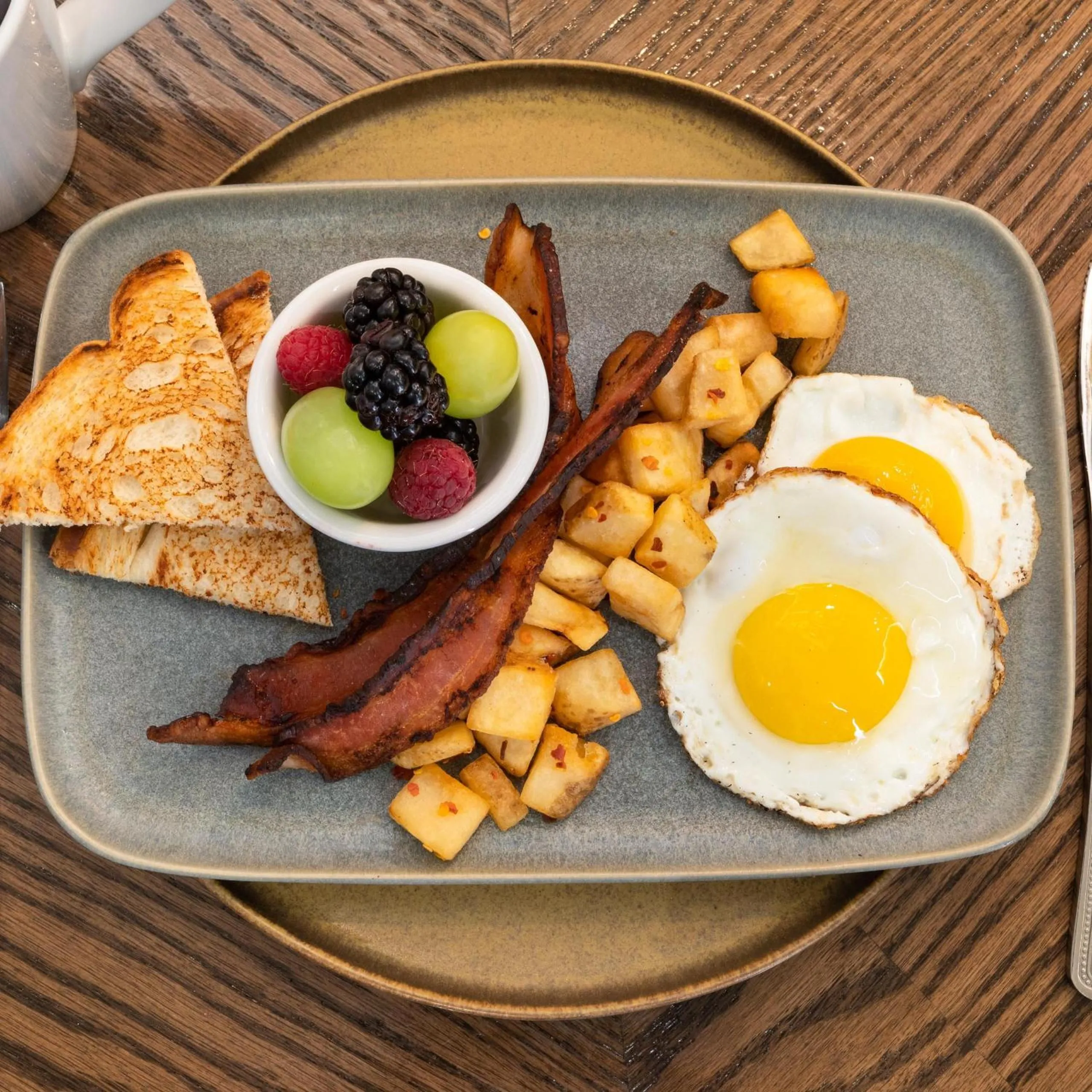 Breakfast in GOLDEN IR-ME_NI