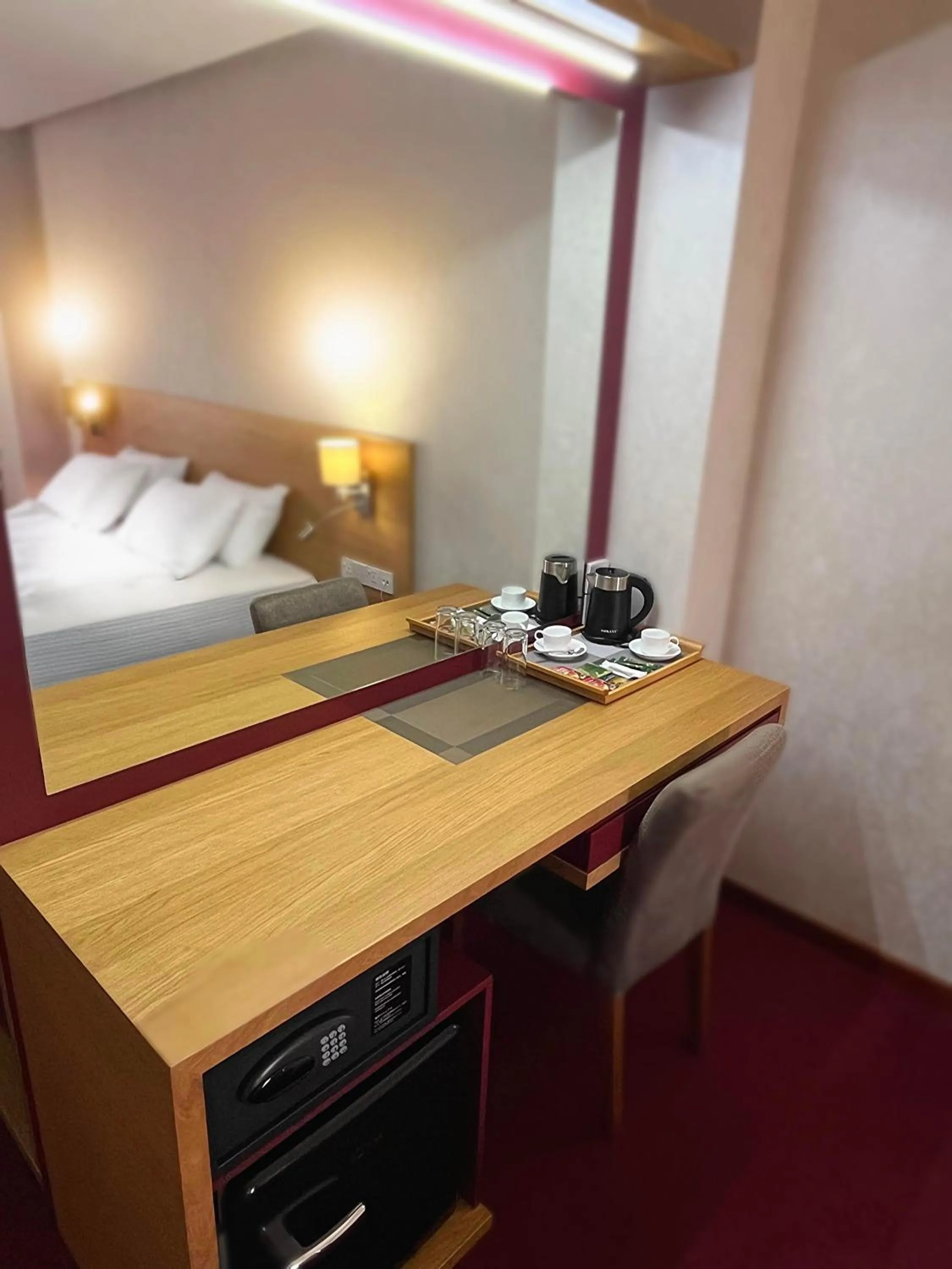 Living room, Bed in GOLDEN IR-ME_NI