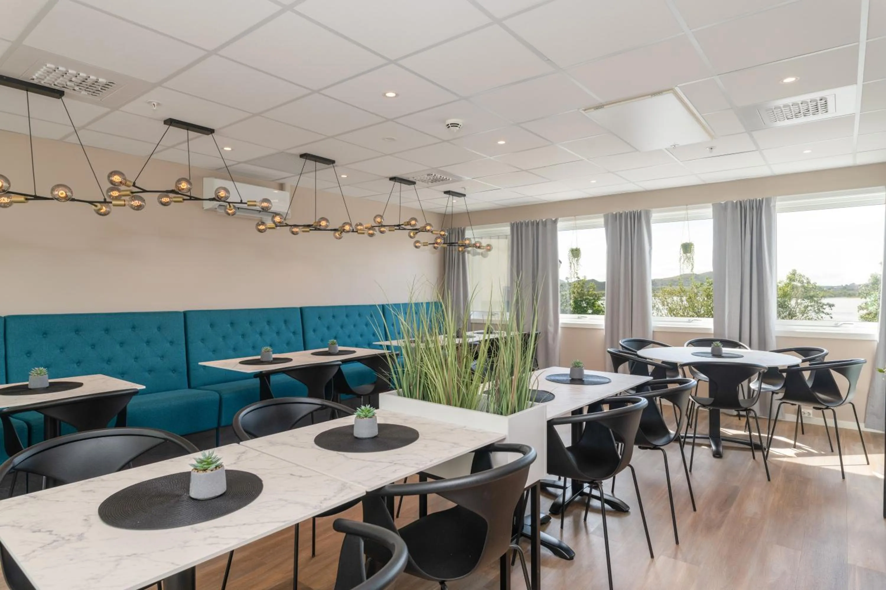 Restaurant/places to eat in Hotell Regine