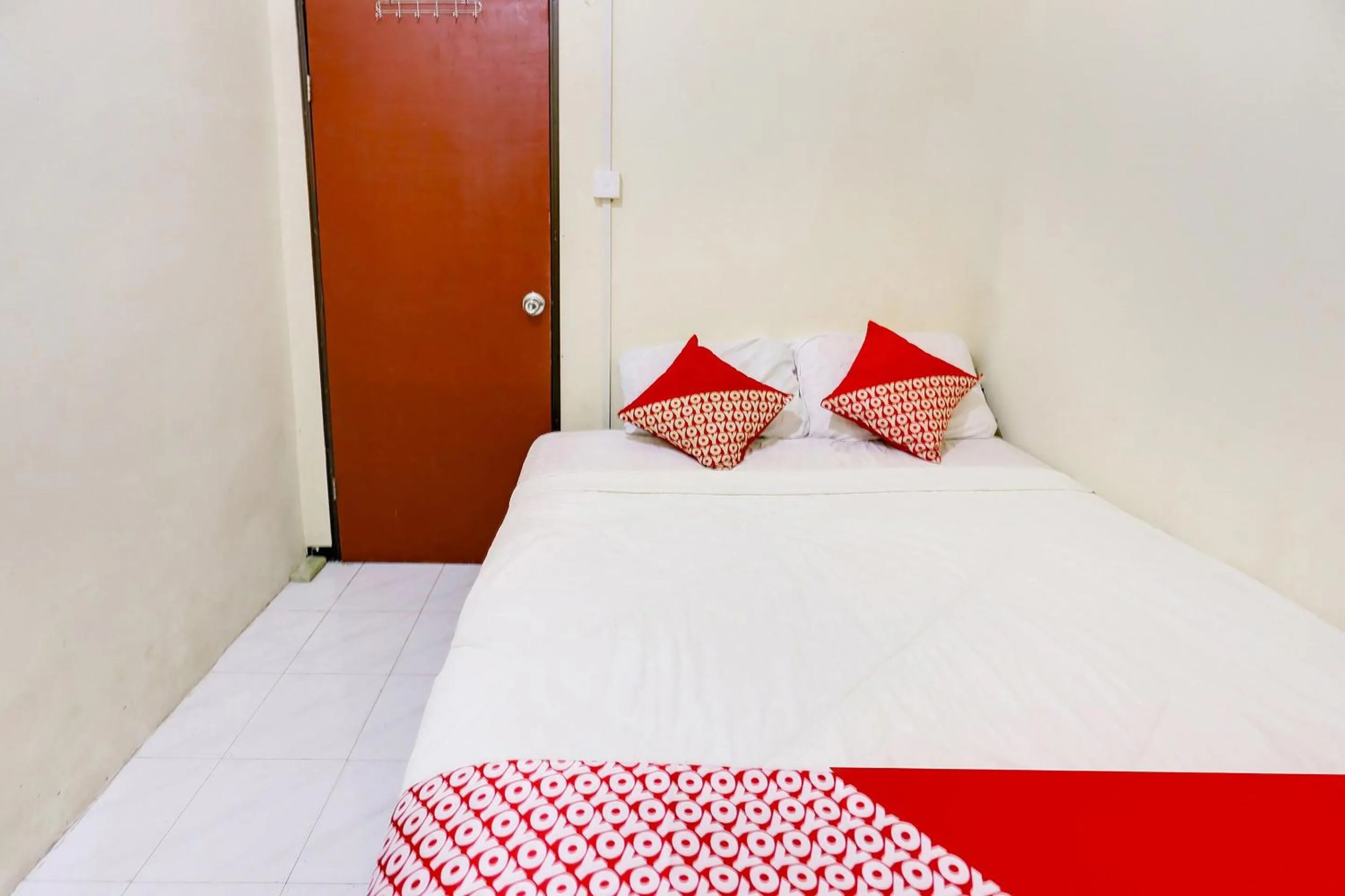 Bedroom, Bed in Hotel O Ringin Pitu 2 SyariahNearAnugrah Sinar Lautan