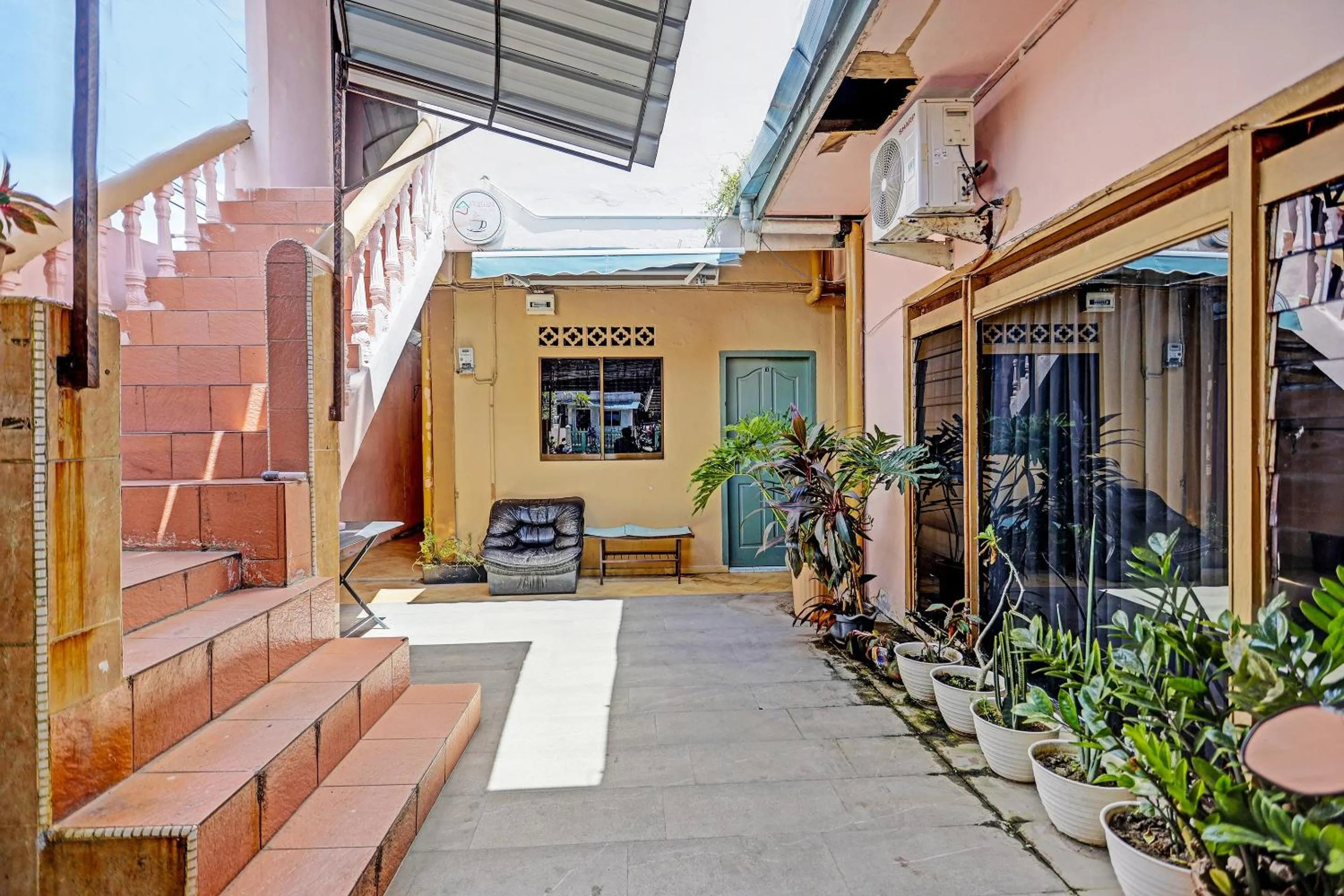 Lobby or reception in Hotel O Duta Stay