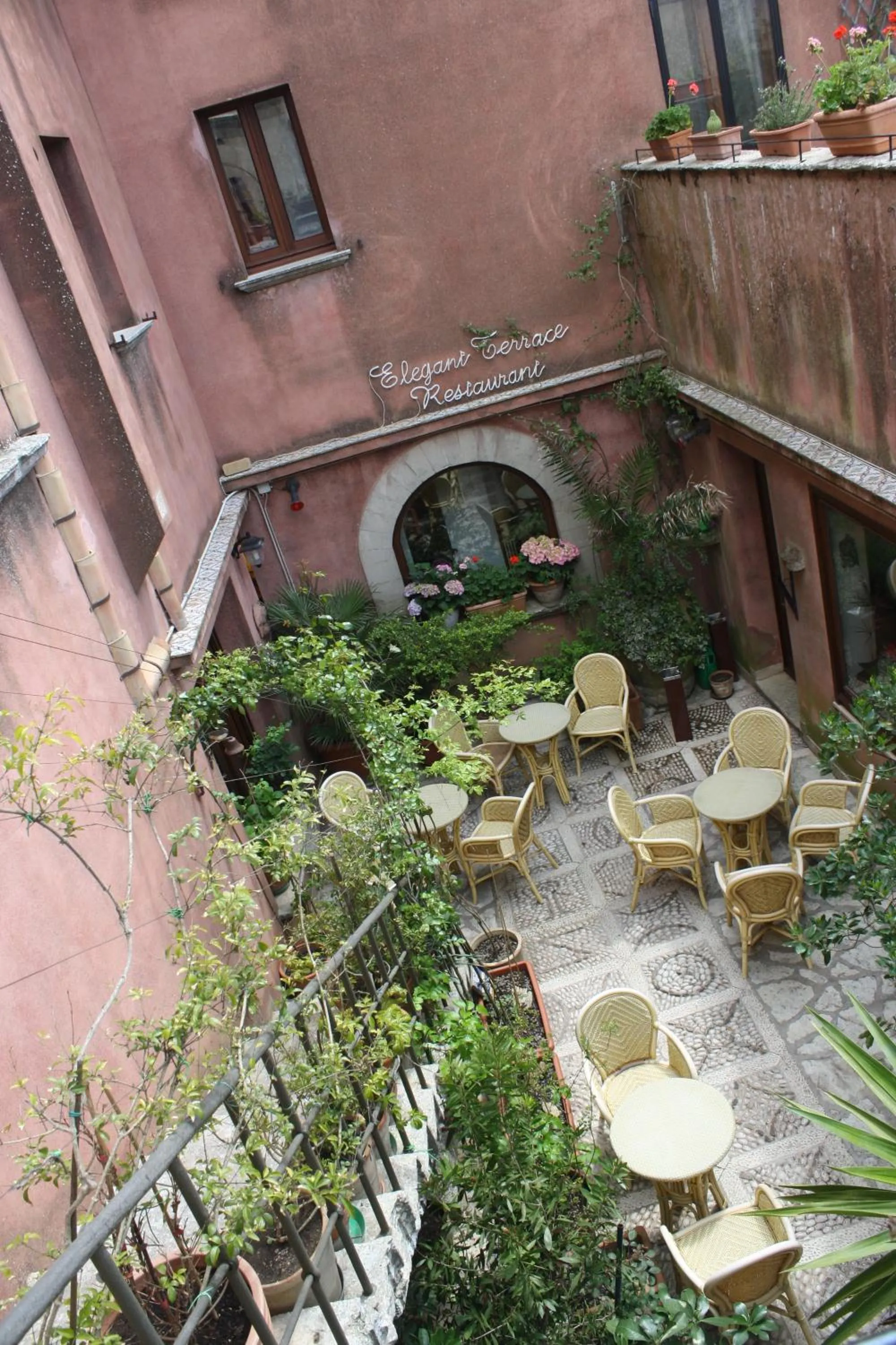 Garden in Hotel Elimo