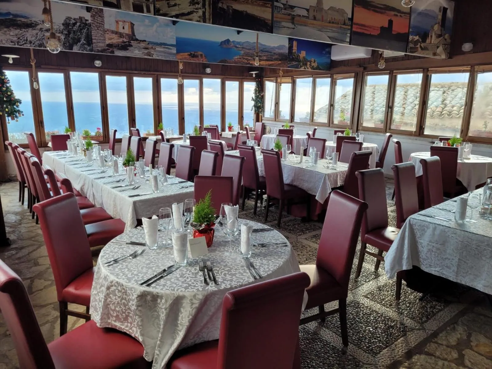 Restaurant/places to eat in Hotel Elimo