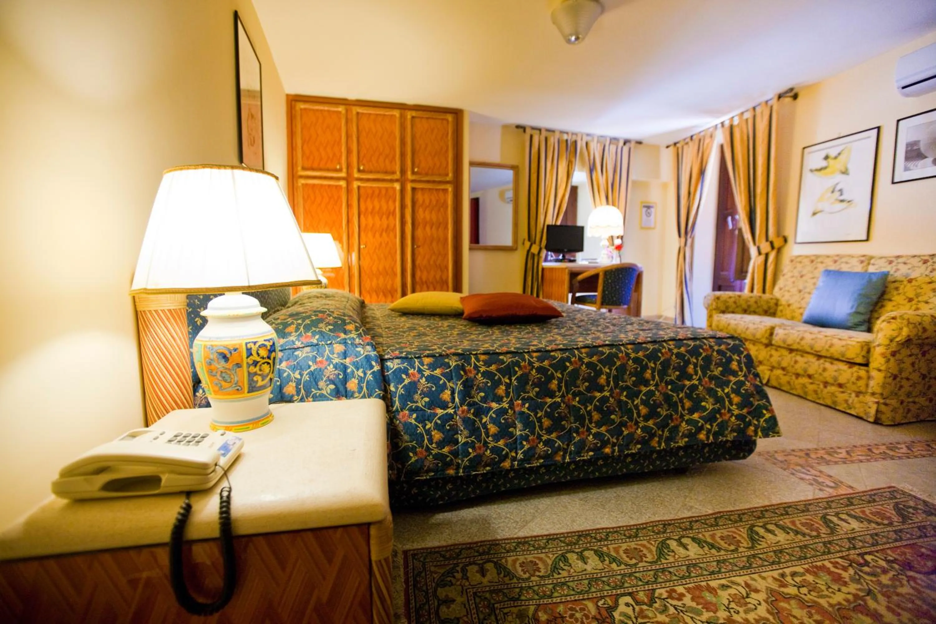 Photo of the whole room in Hotel Elimo