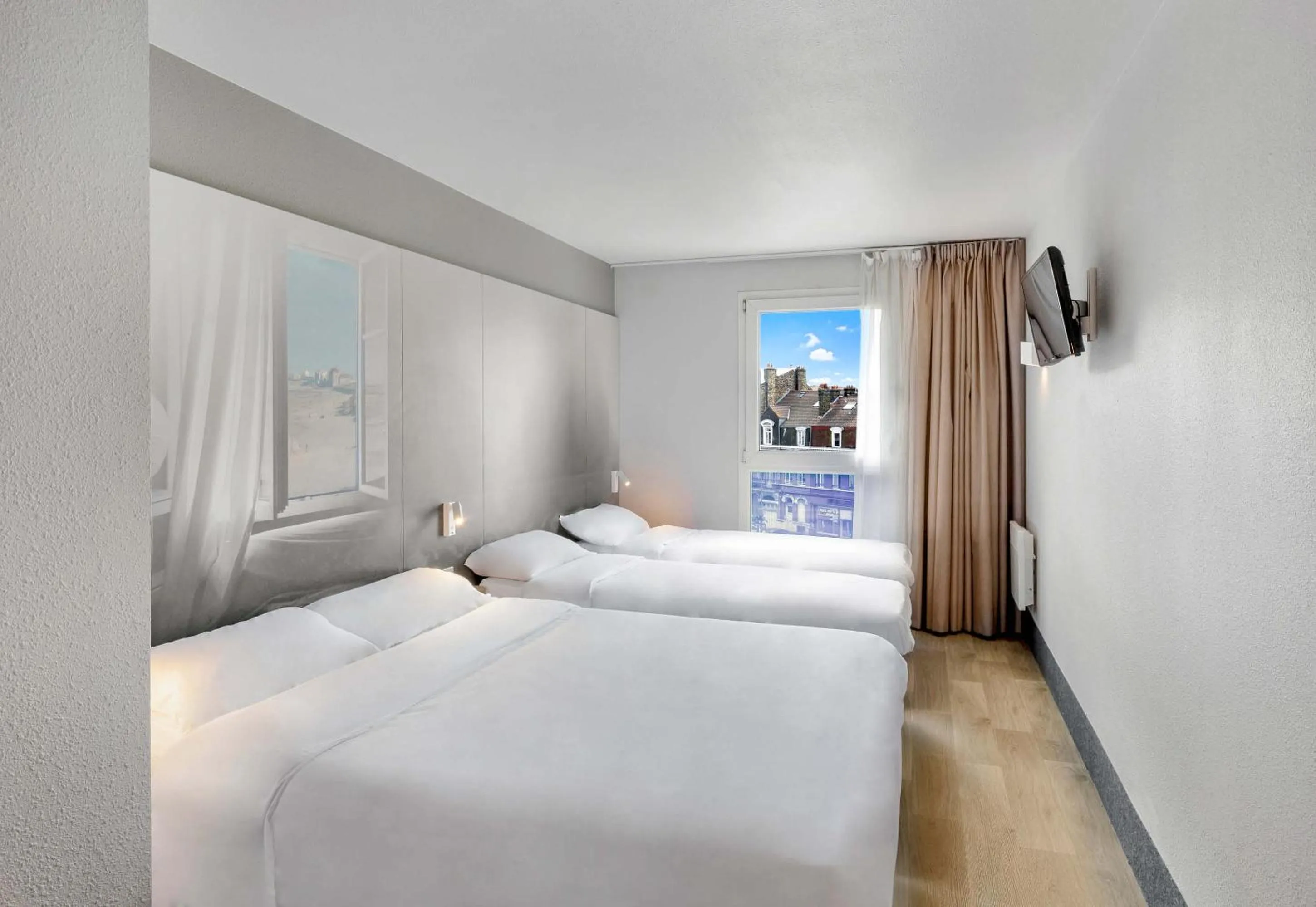 Bedroom, Bed in B&B HOTEL Dunkerque Centre Gare