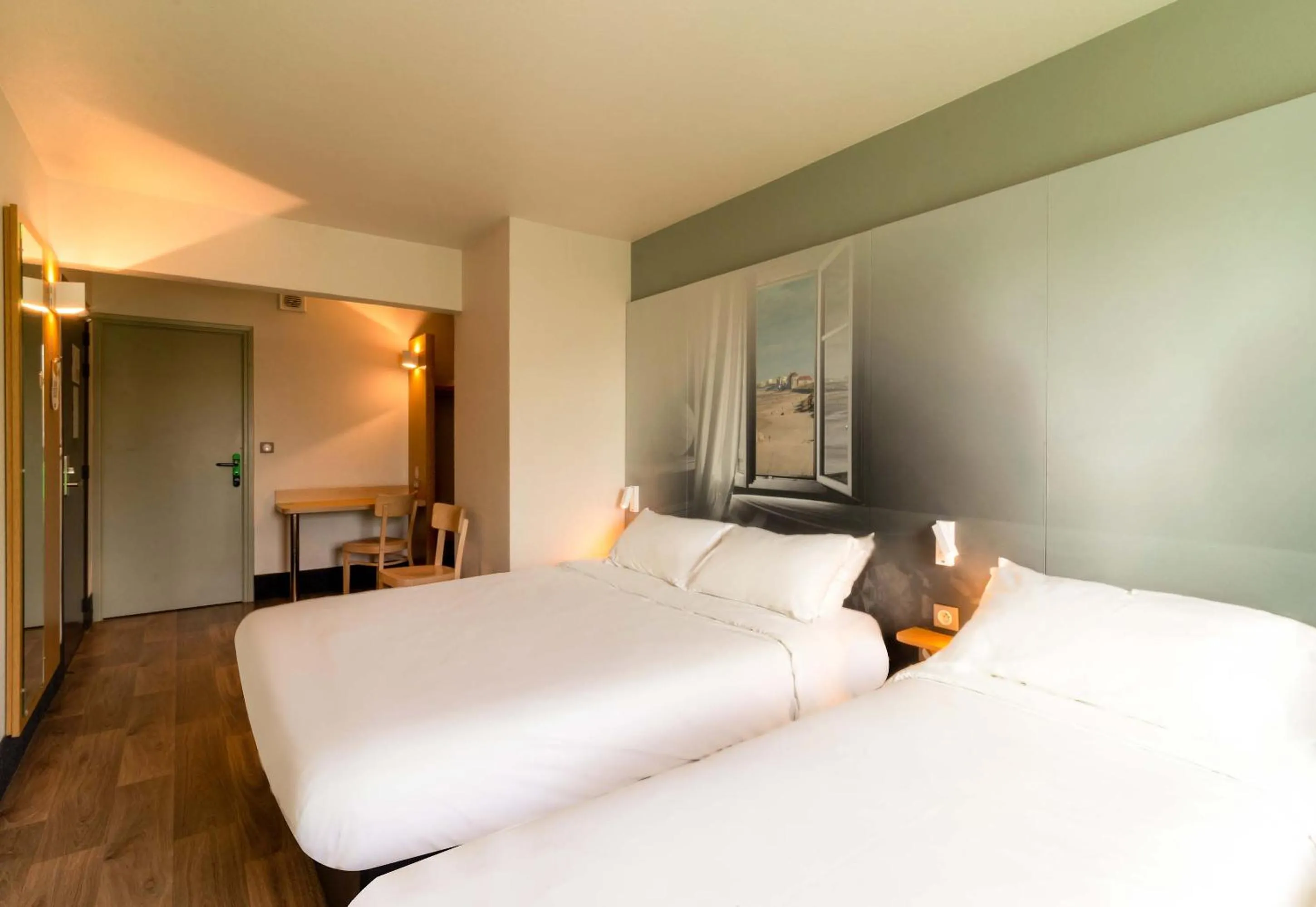 Bedroom, Bed in B&B HOTEL Dunkerque Centre Gare