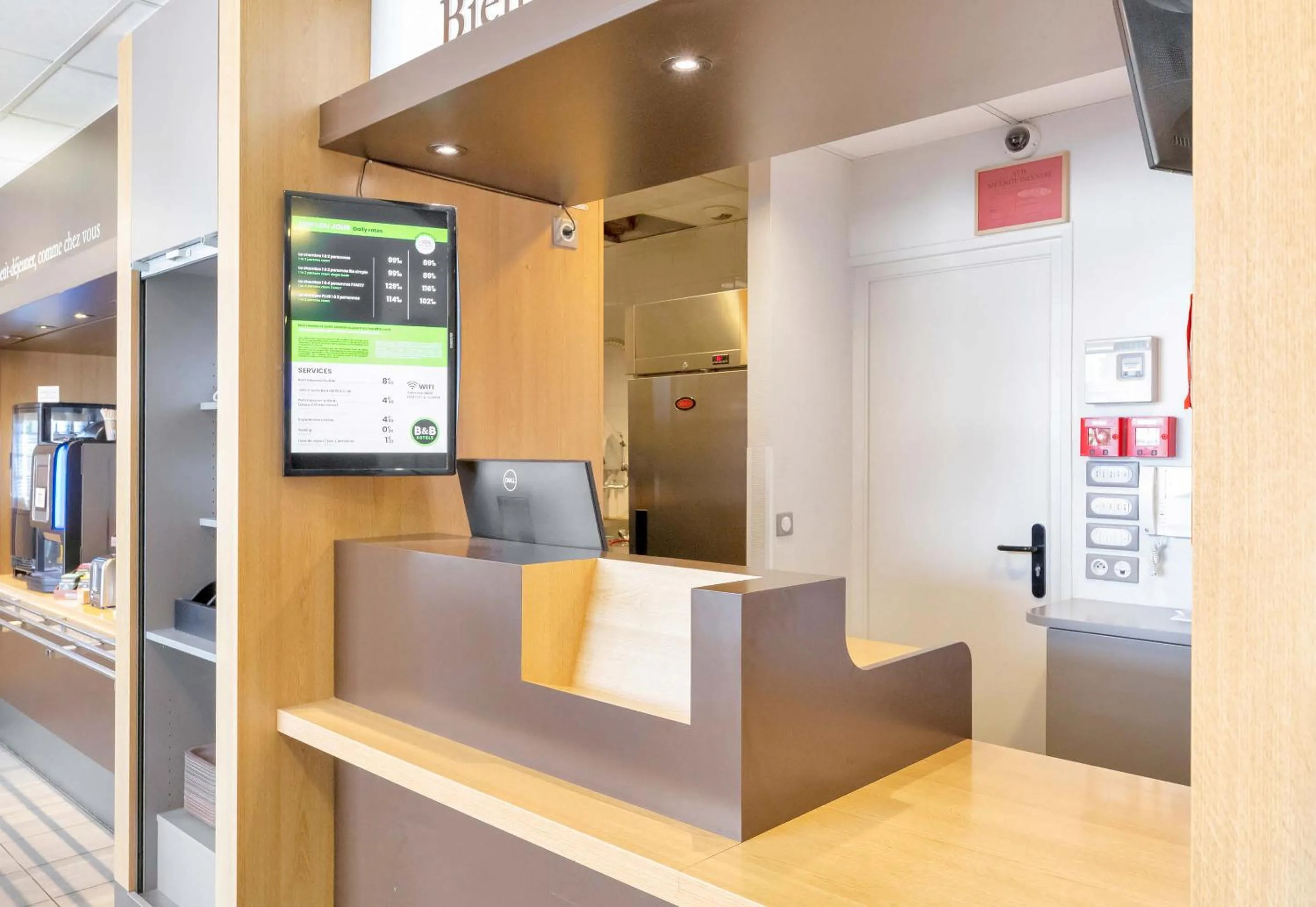 Lobby or reception in B&B HOTEL Dunkerque Centre Gare