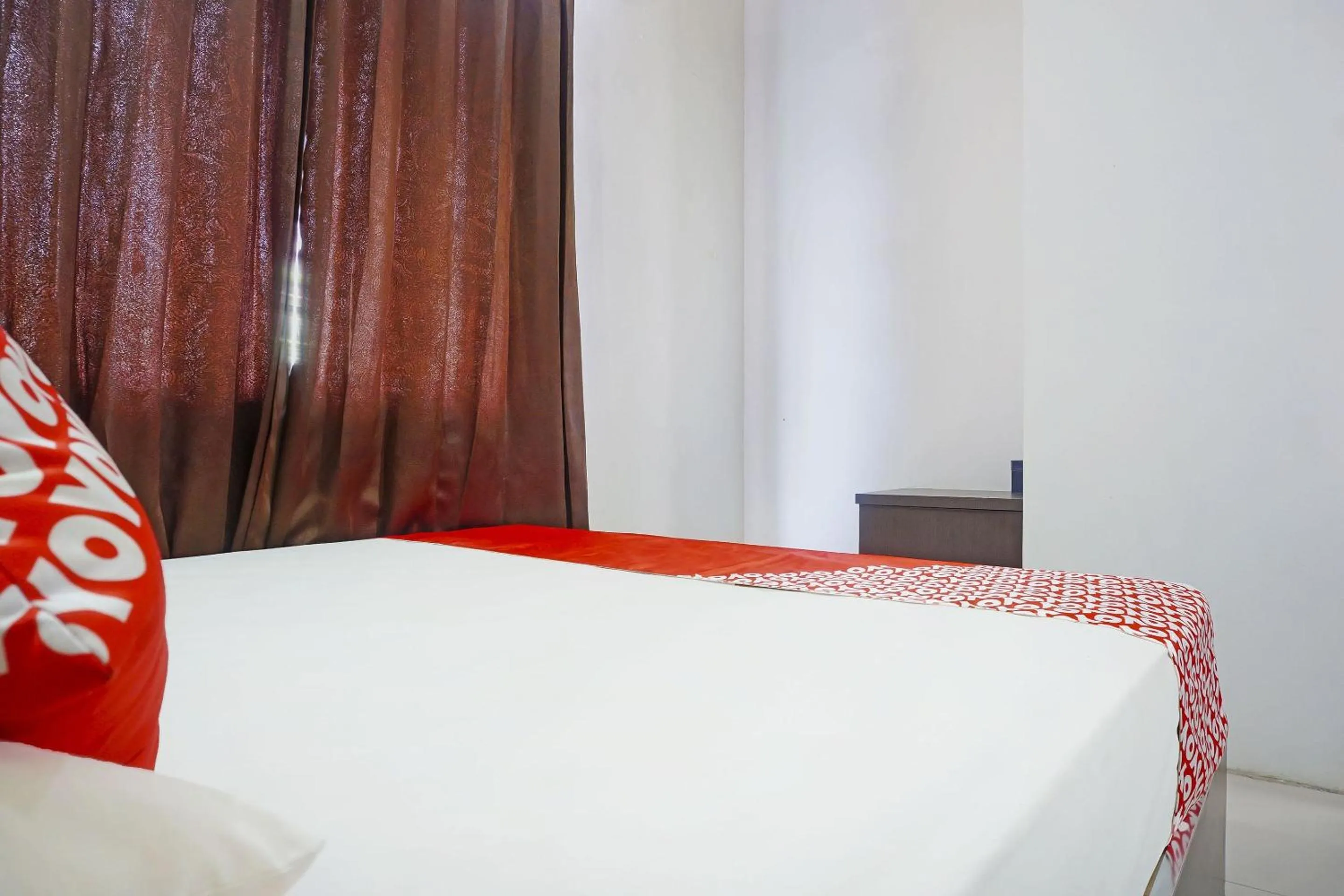 Bedroom, Bed in Hotel O Dalle 5151 Jeneponto Near Patung kuda, Jeneponto