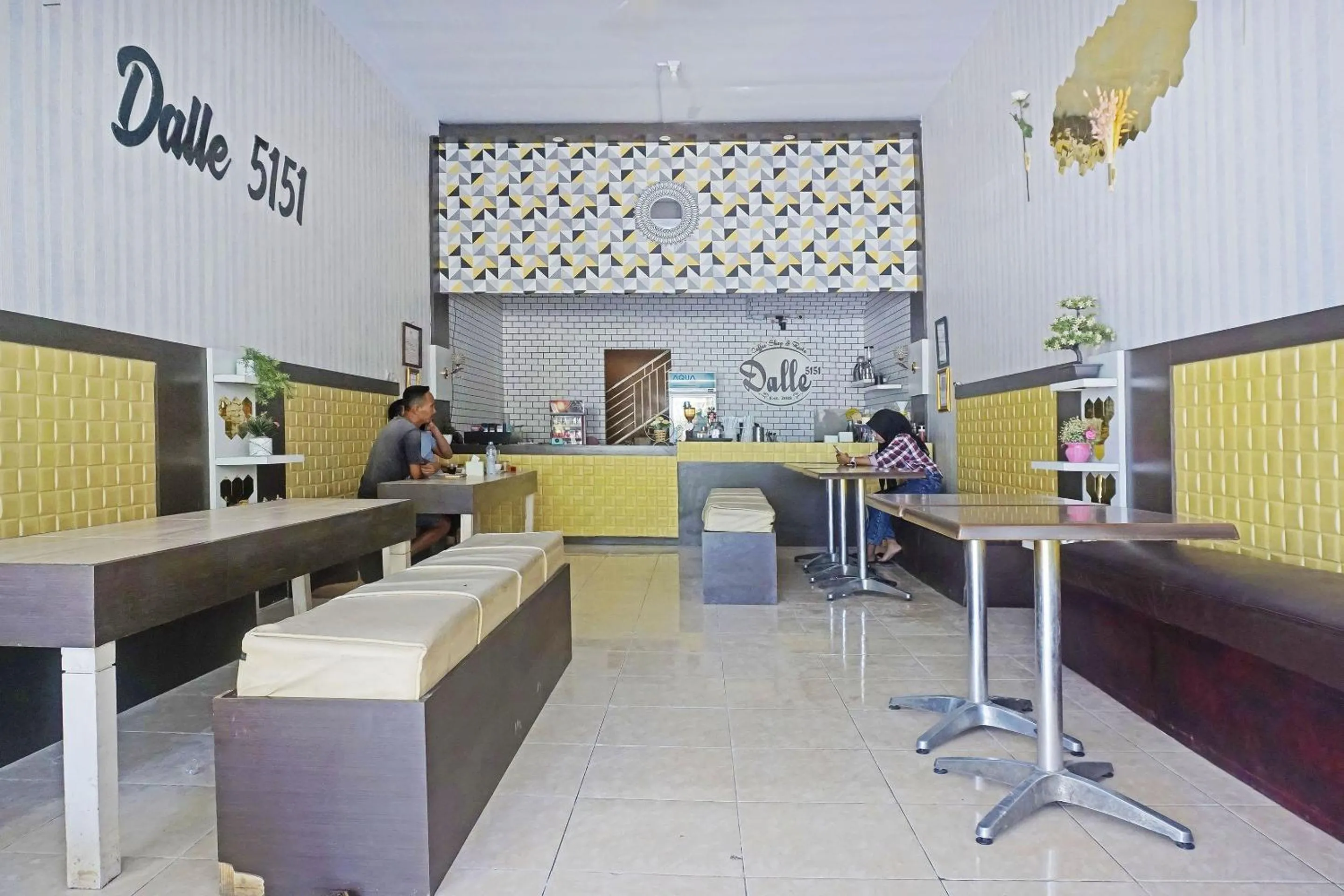 Restaurant/places to eat in Hotel O Dalle 5151 Jeneponto Near Patung kuda, Jeneponto