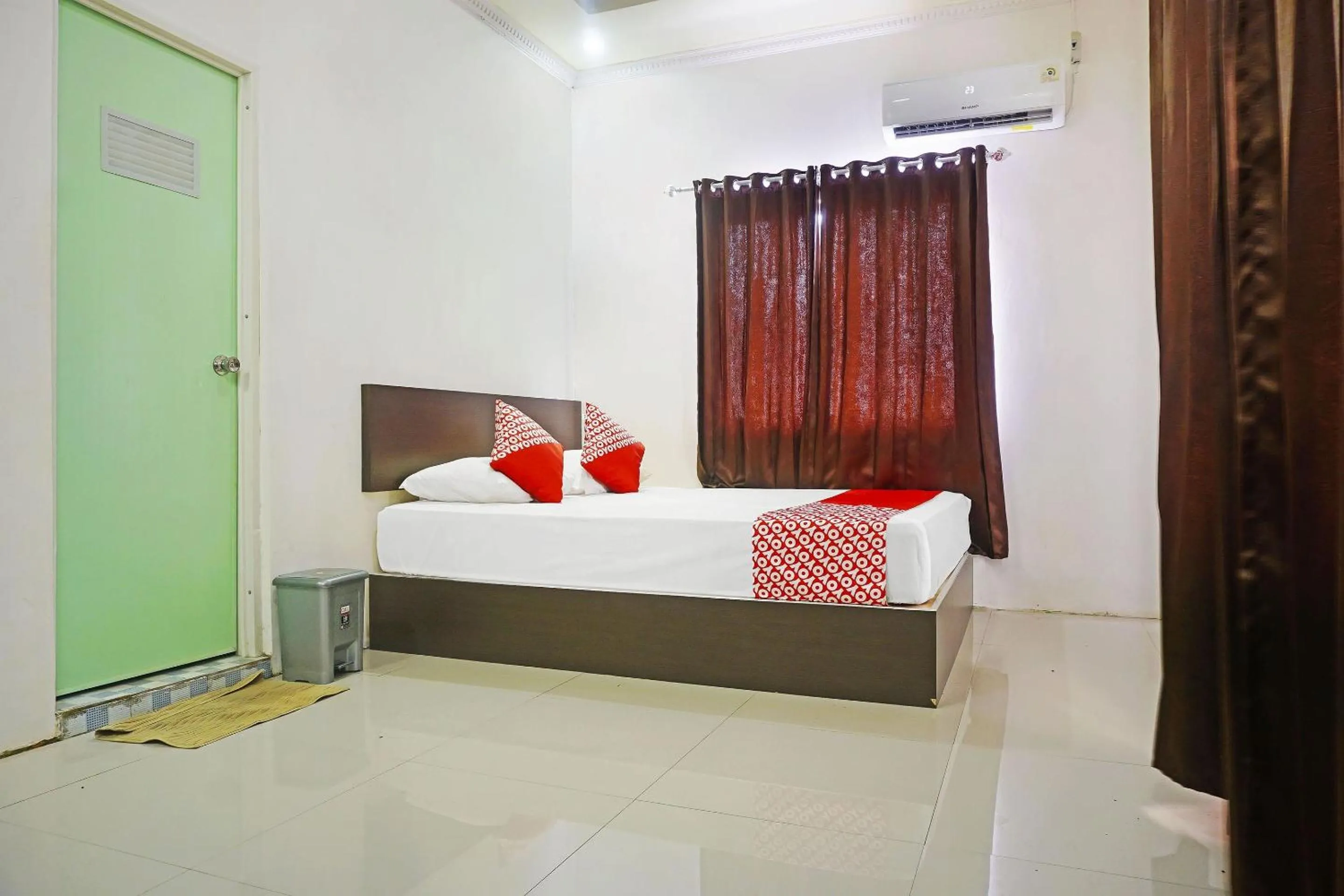 Bedroom, Bed in Hotel O Dalle 5151 Jeneponto Near Patung kuda, Jeneponto