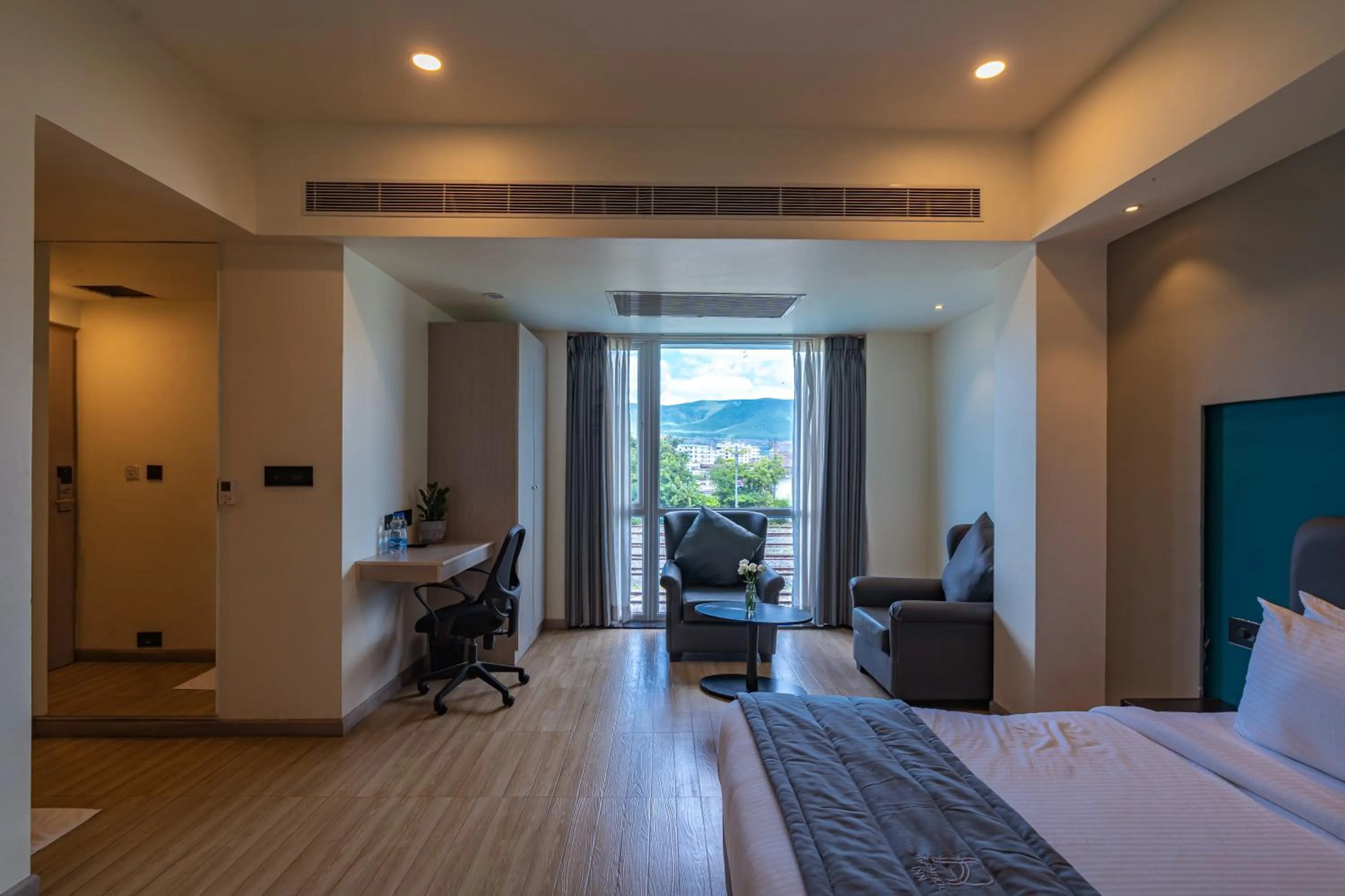 Mountain view, Bed in REPUBLIC INN