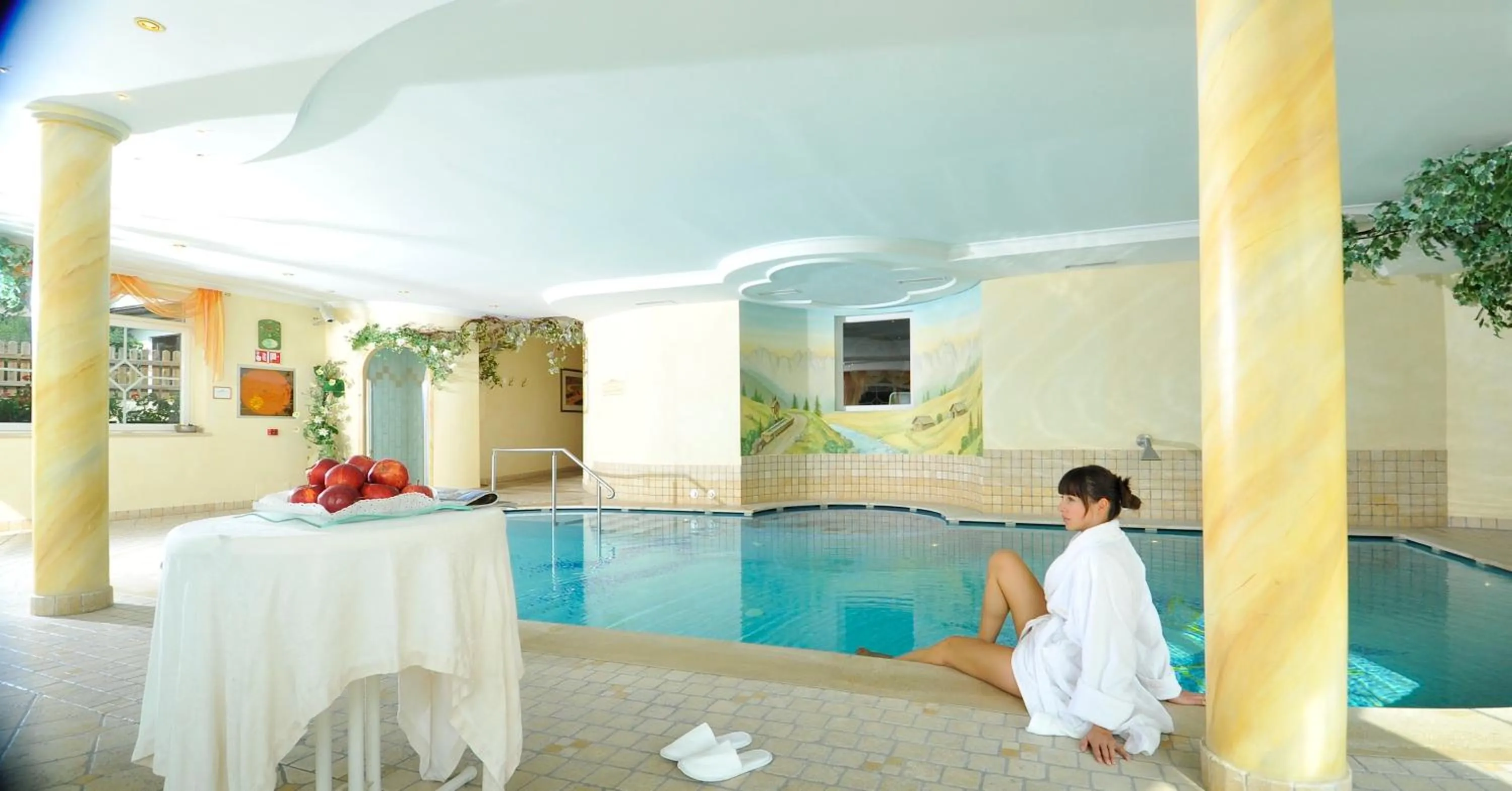 Swimming pool in Hotel Sonnenheim
