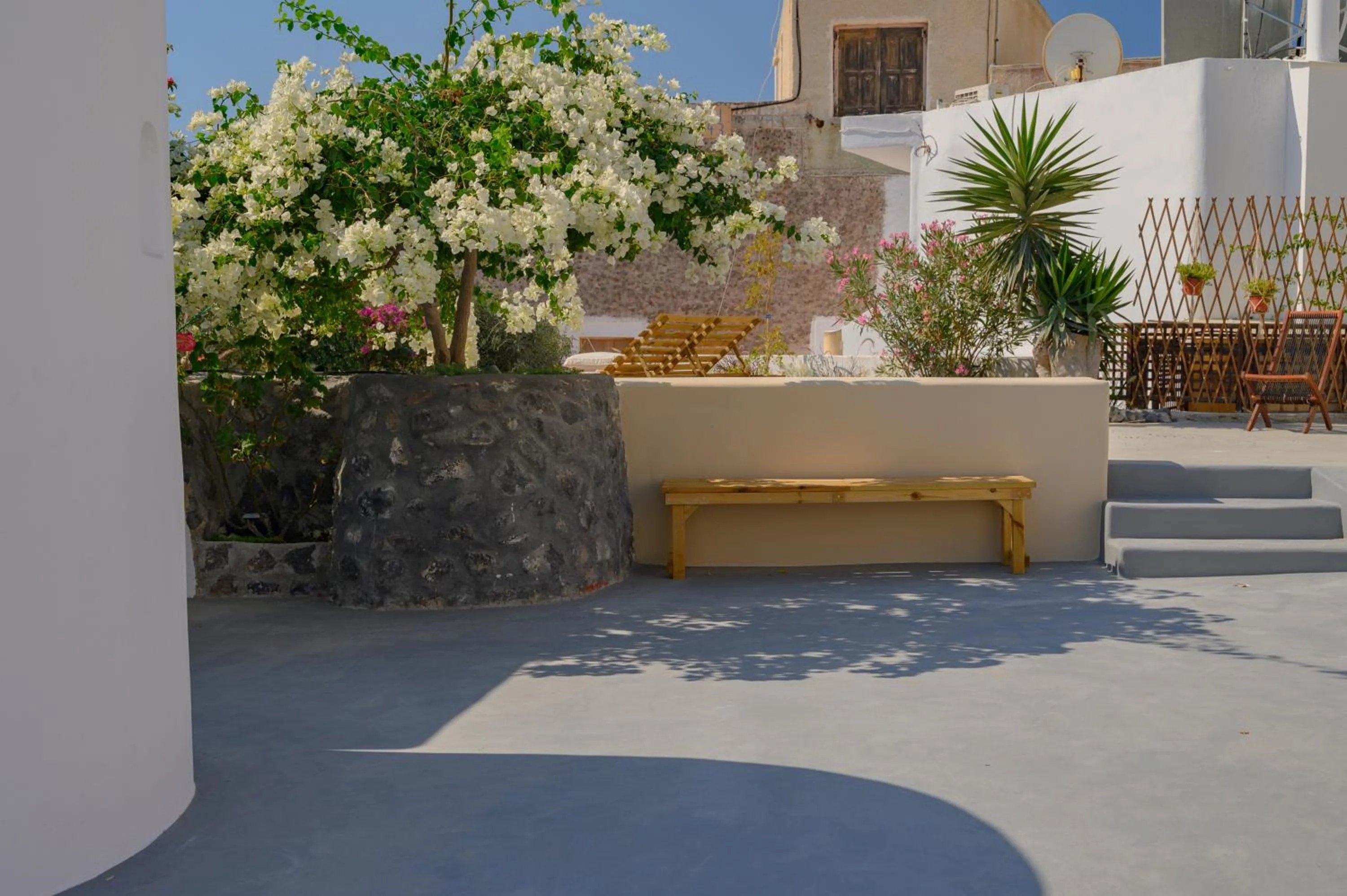 Inner courtyard view in Elements Cave Suites