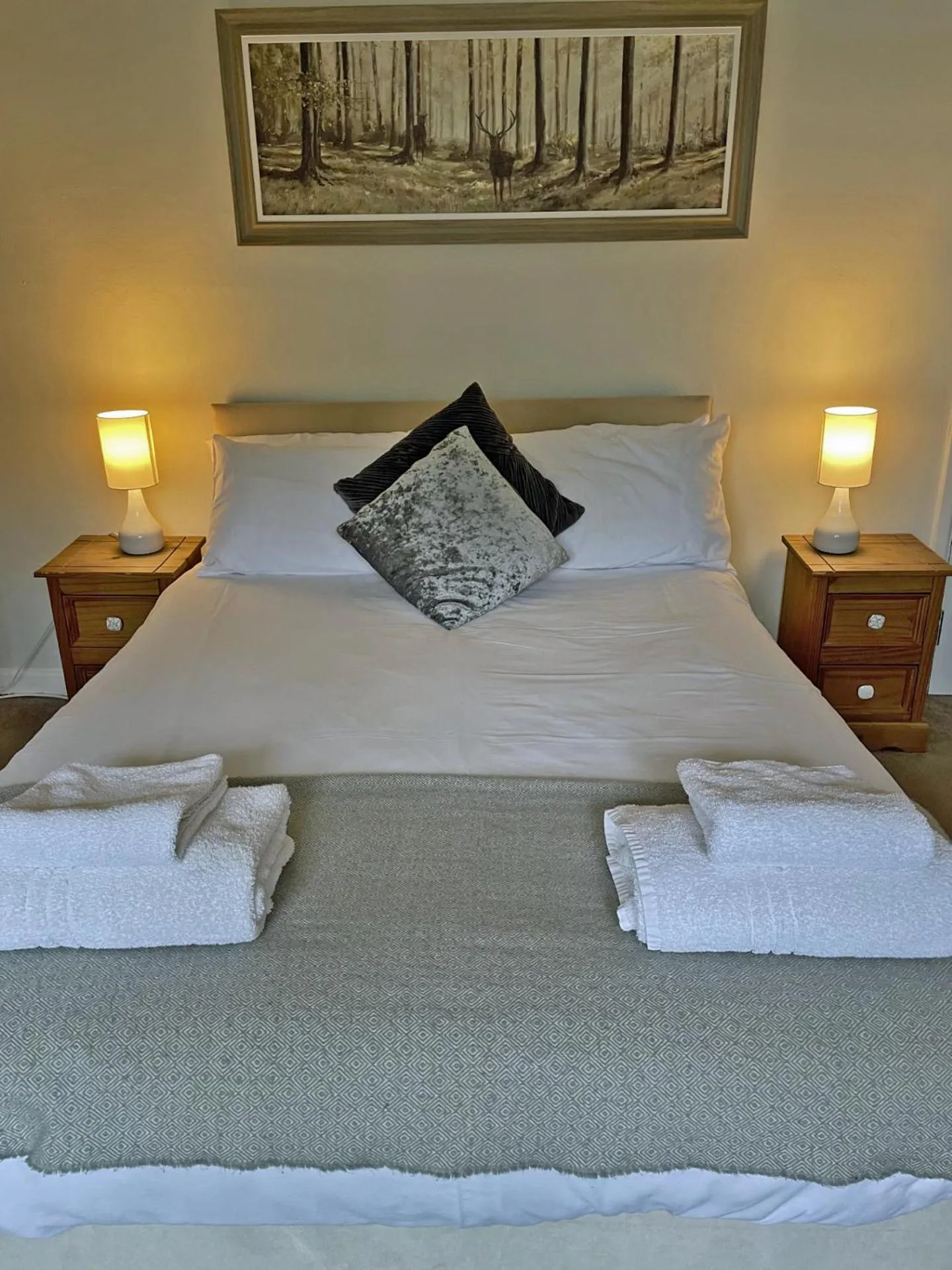 Bedroom, Bed in Red Lion