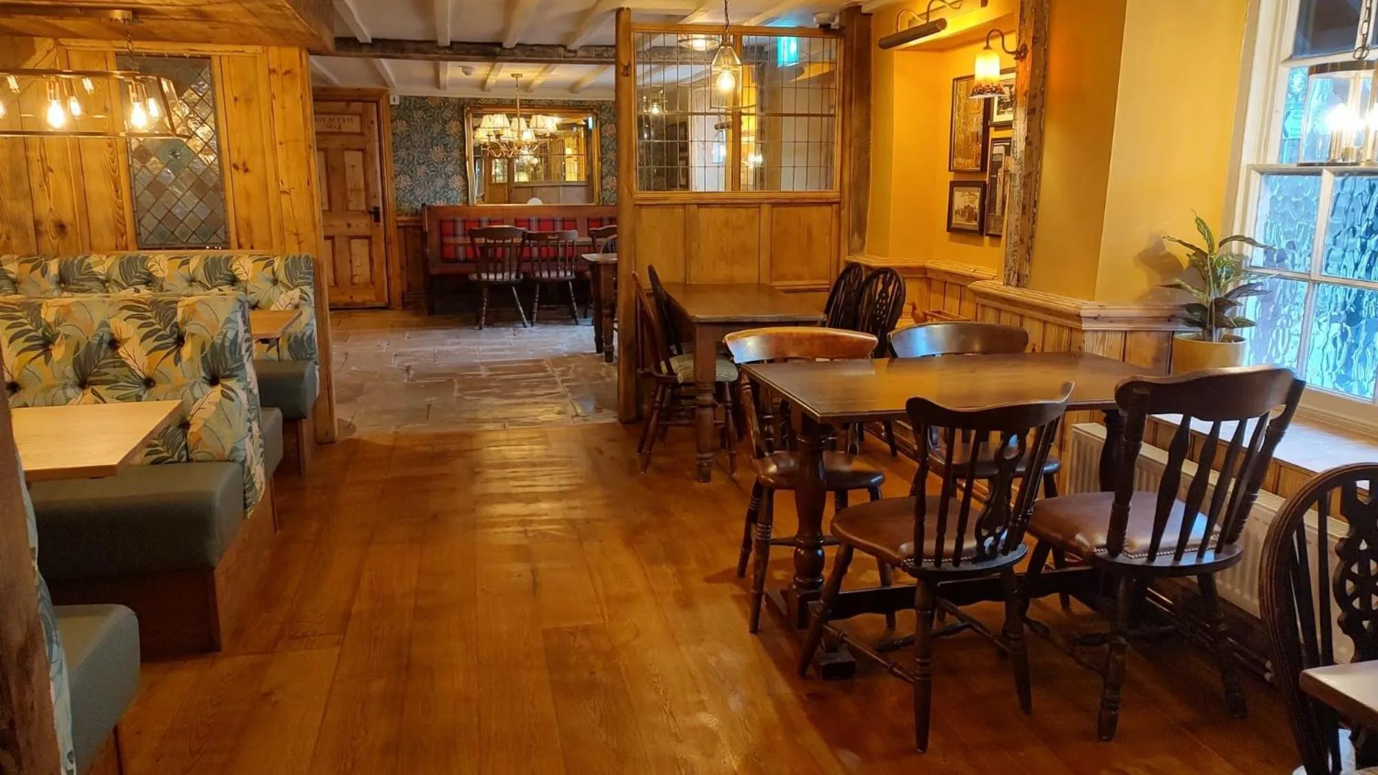 Lounge or bar in The Red Lion