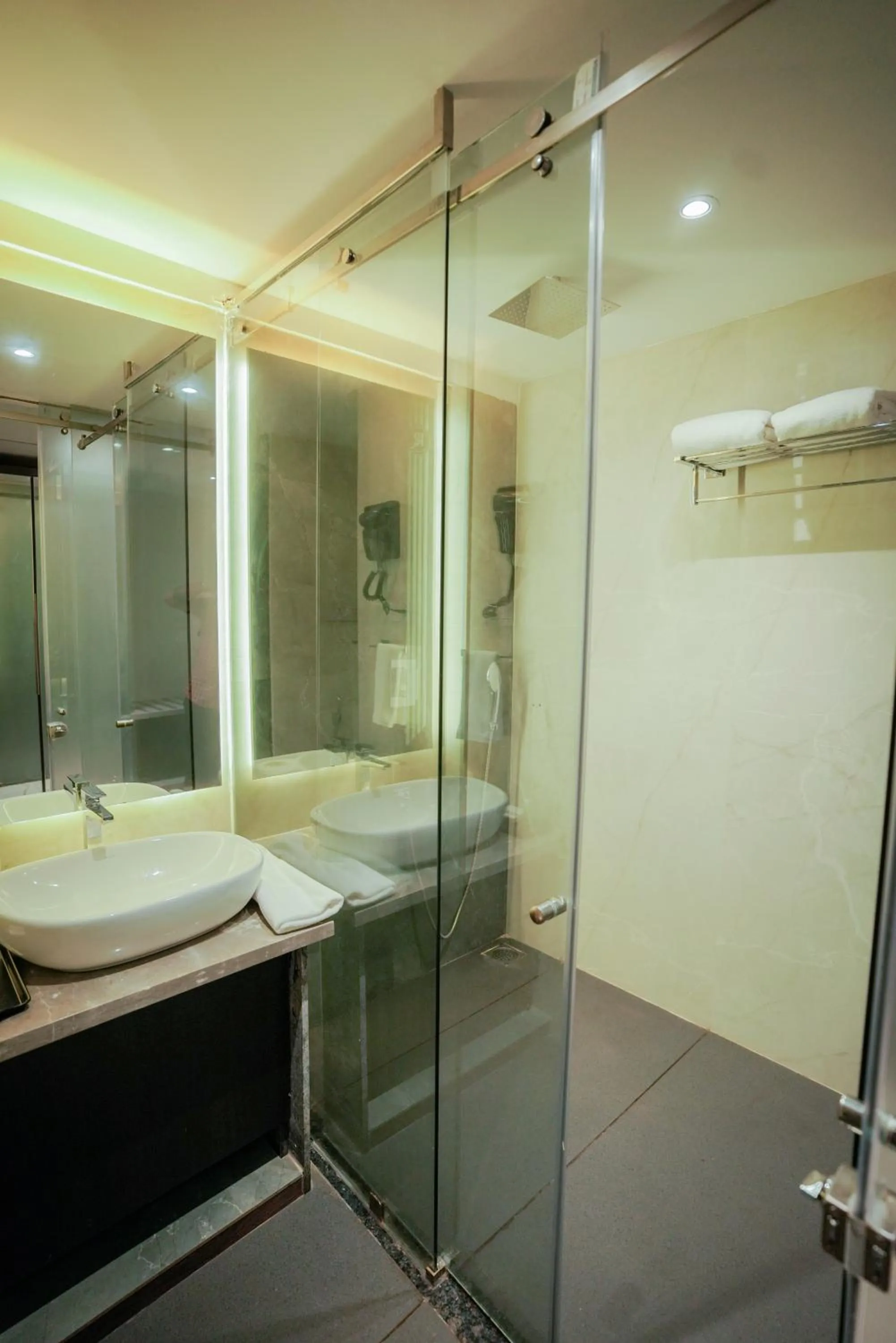 Bathroom in Royal Ritz