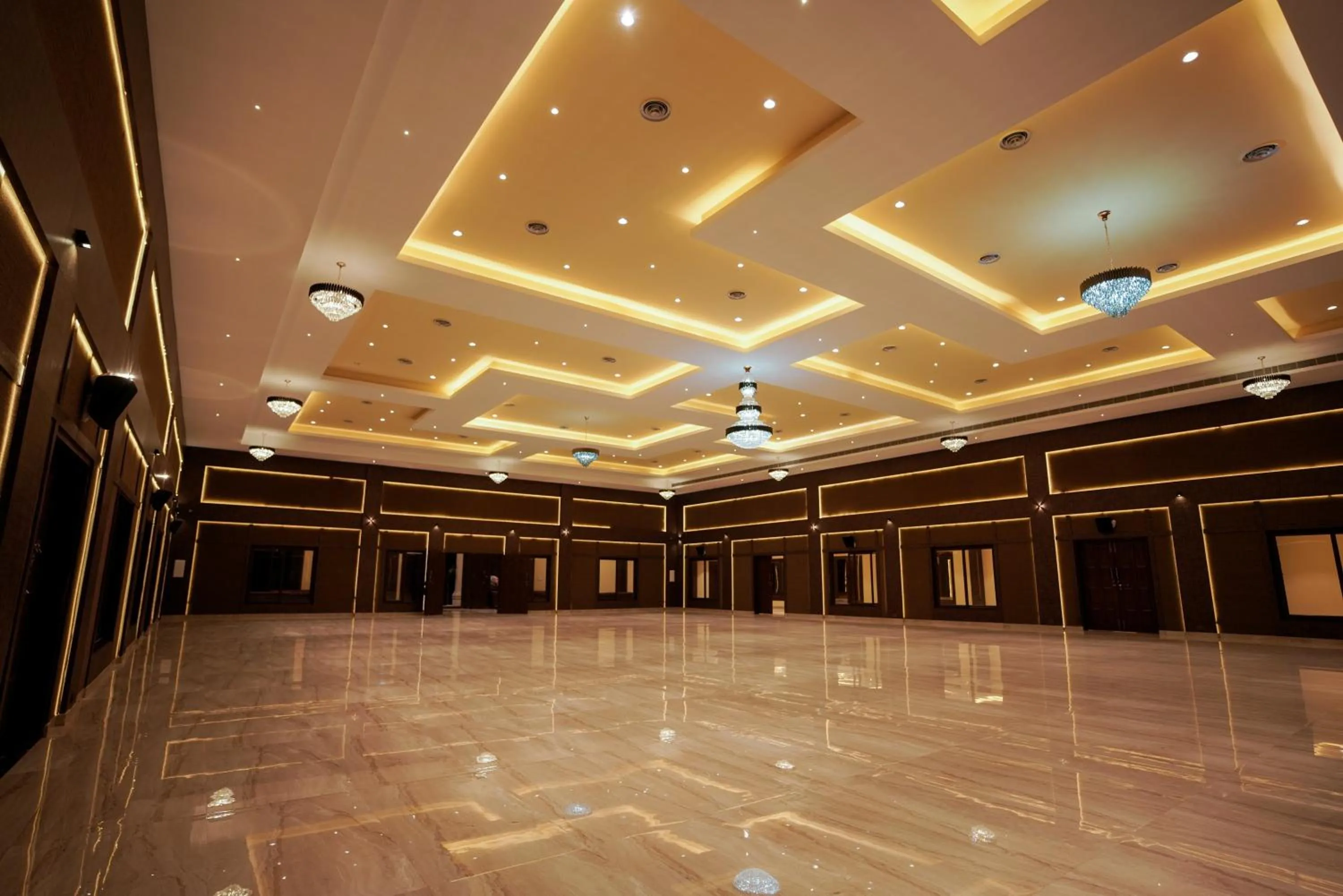 Business facilities in Royal Ritz