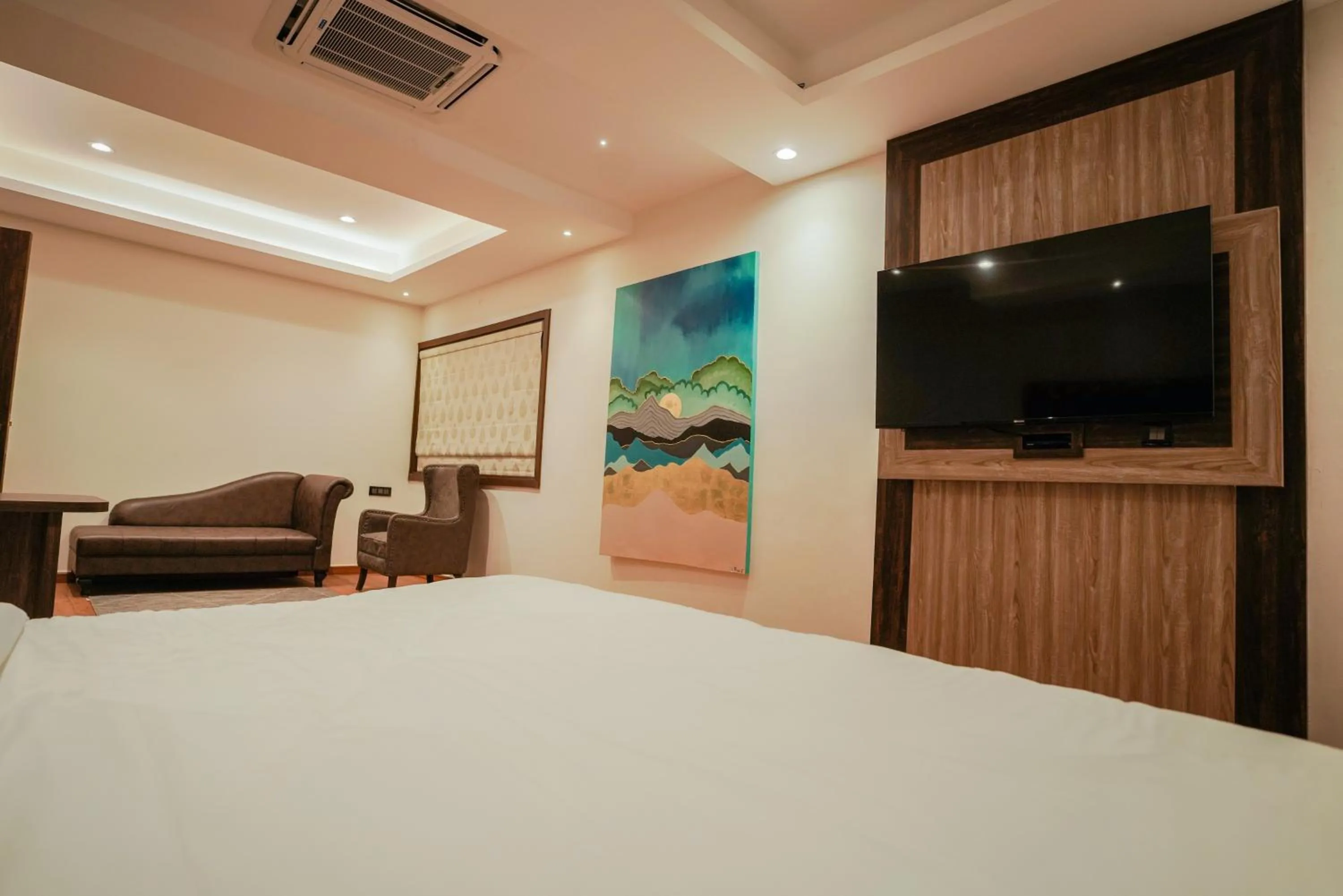TV and multimedia, Bed in Royal Ritz