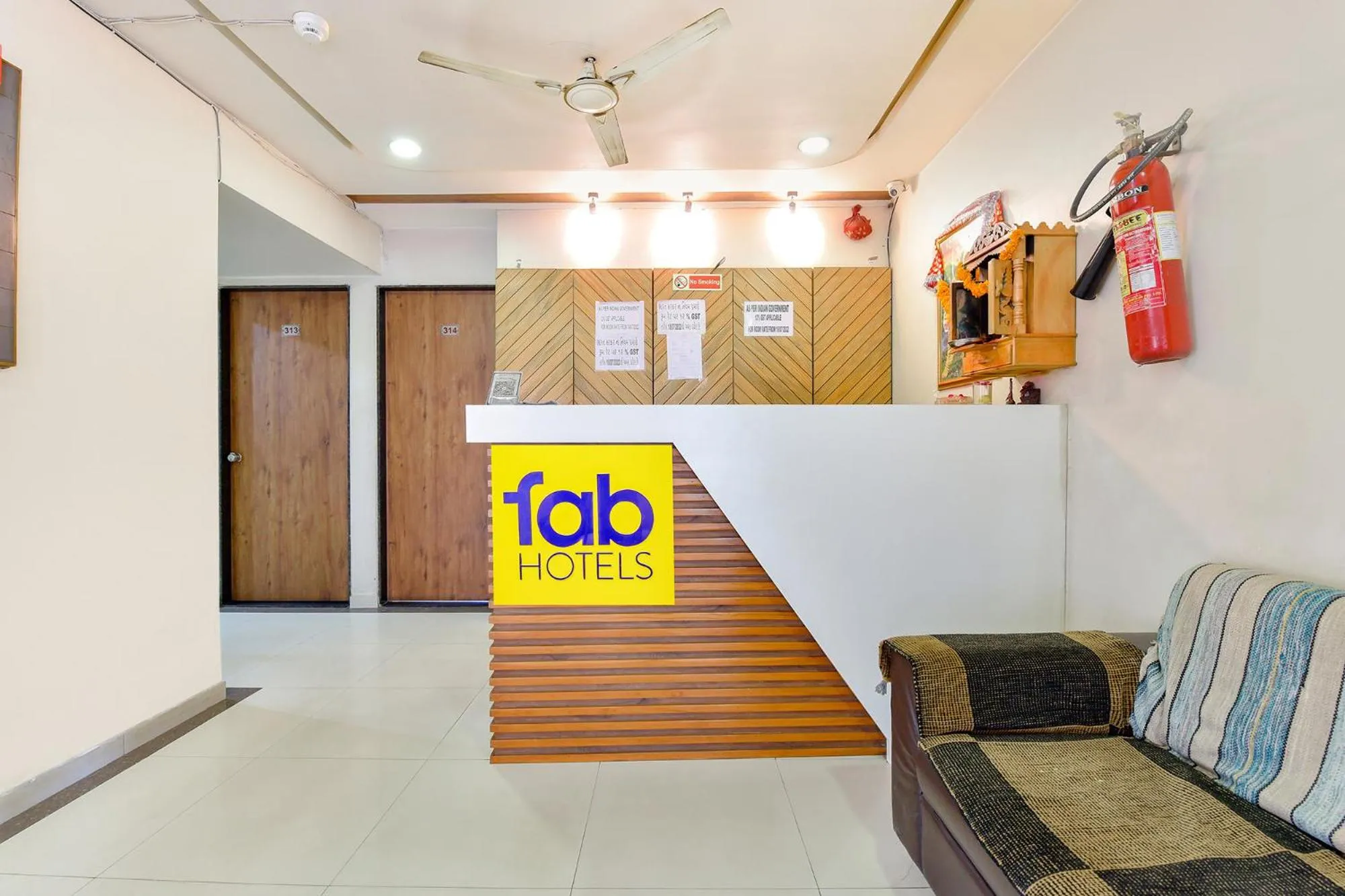 Lobby or reception in FabHotel Crystal - Nr Odau Ring Road