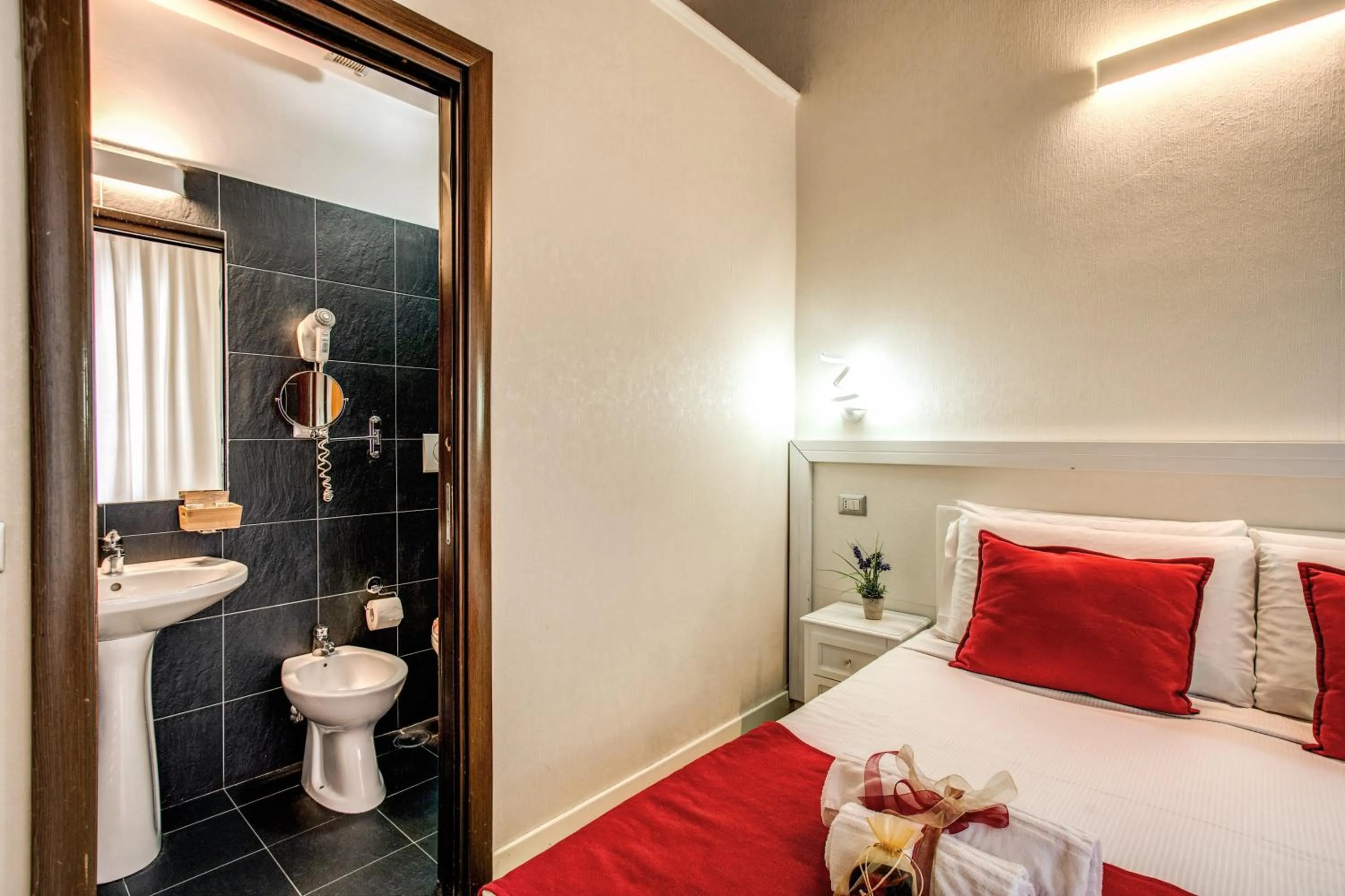 Photo of the whole room, Bed in Auditorium Mecenate