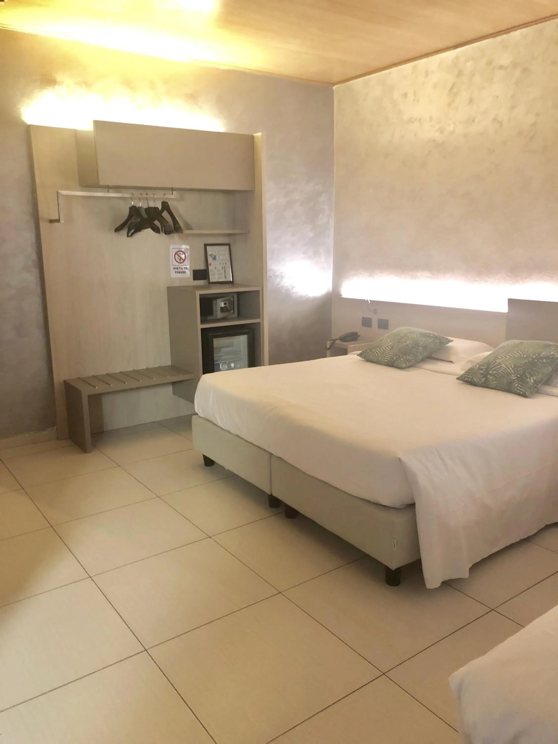 Bedroom, Bed in Hotel Bolzano