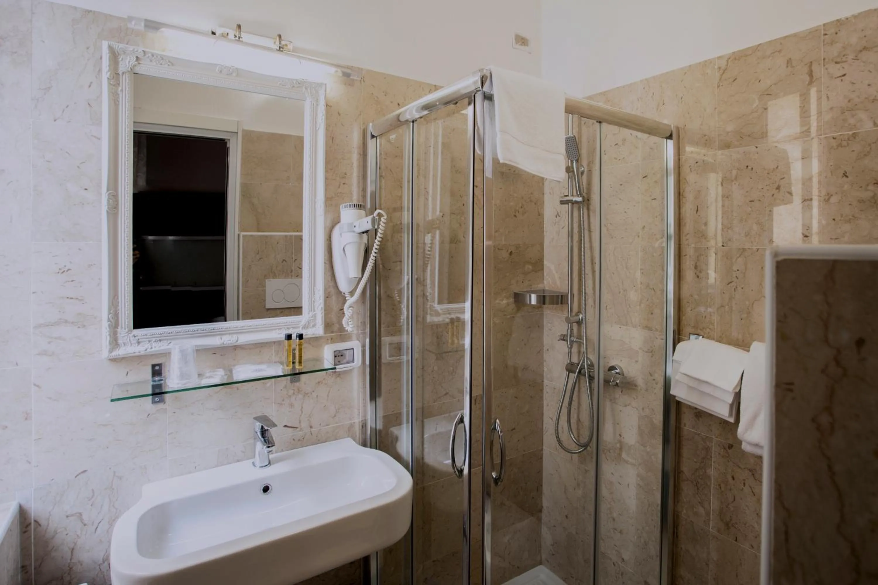 Bathroom in Hotel Bolzano