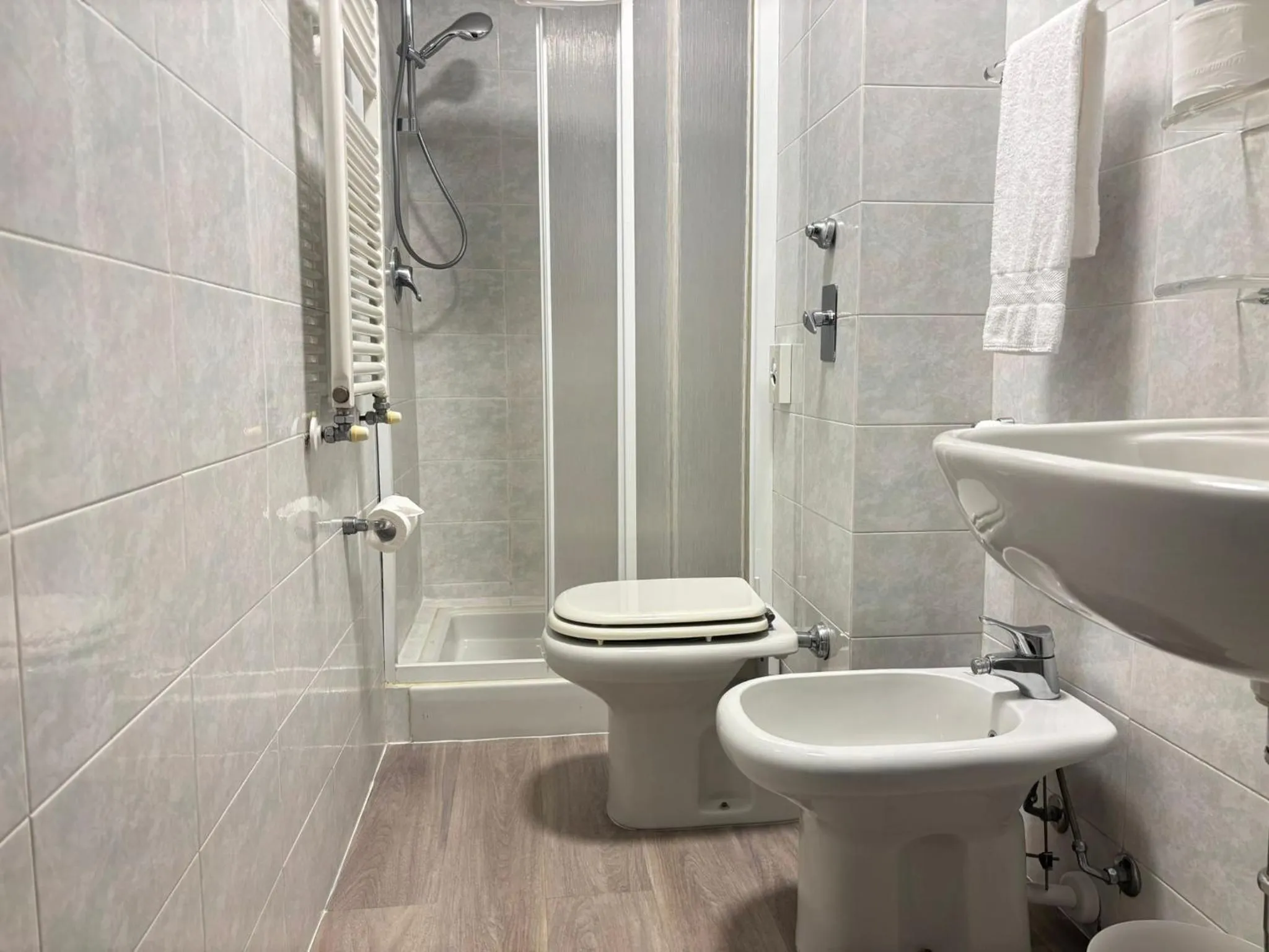 Bathroom in Hotel Des Etrangers