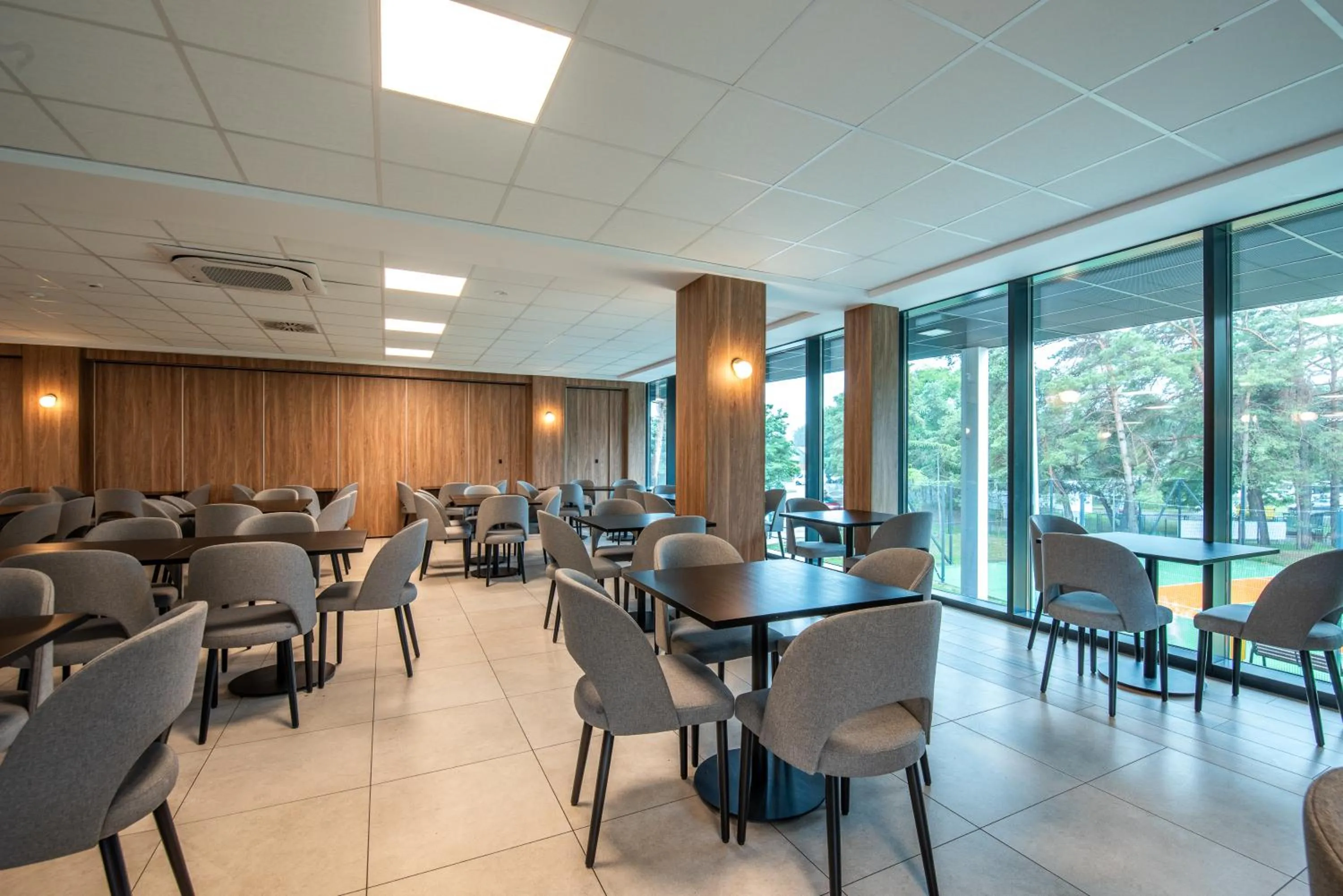 Restaurant/places to eat in Interferie Dąbki SU Argentyt