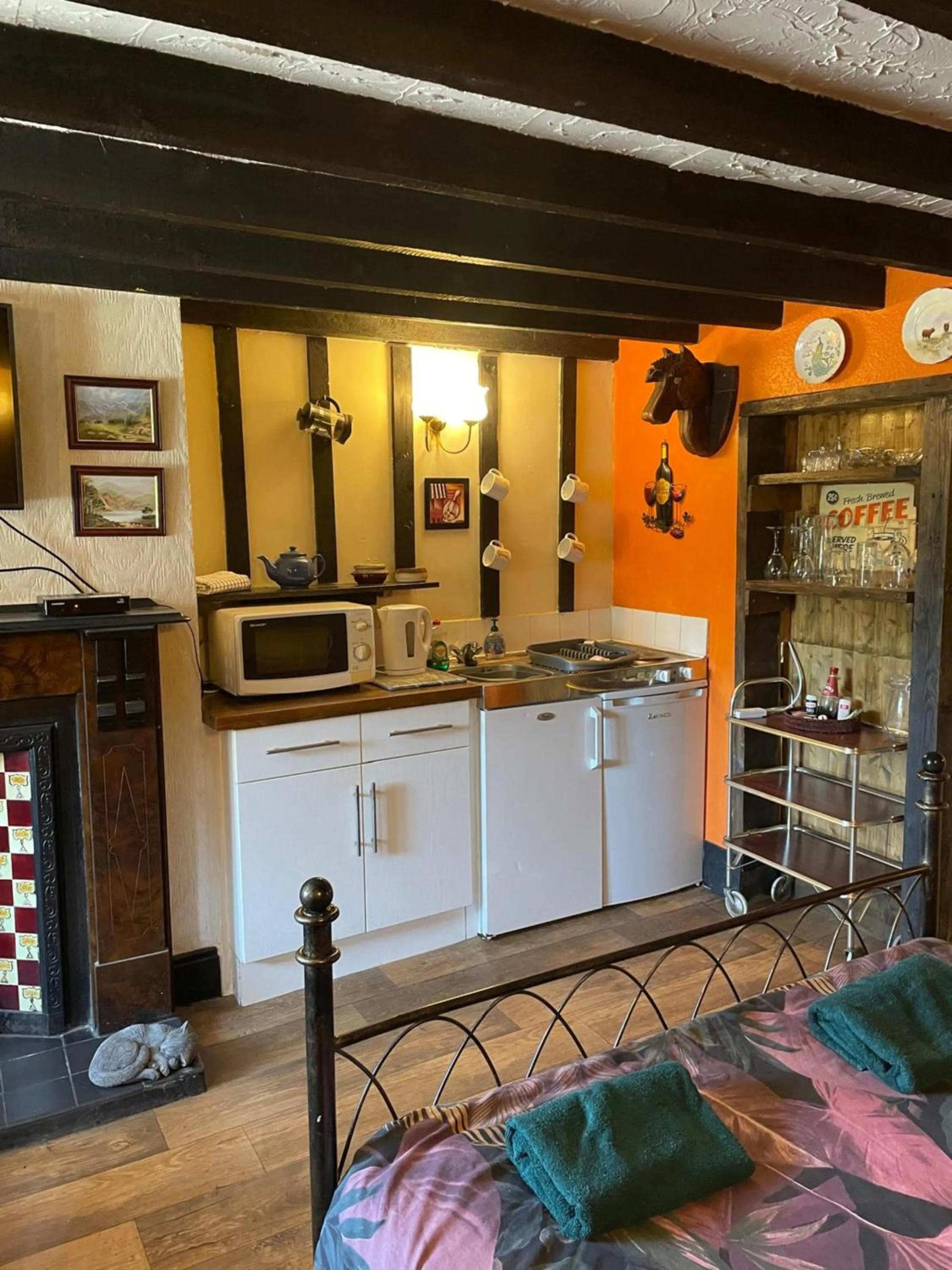 Bedroom in OYO Yarm Cottages