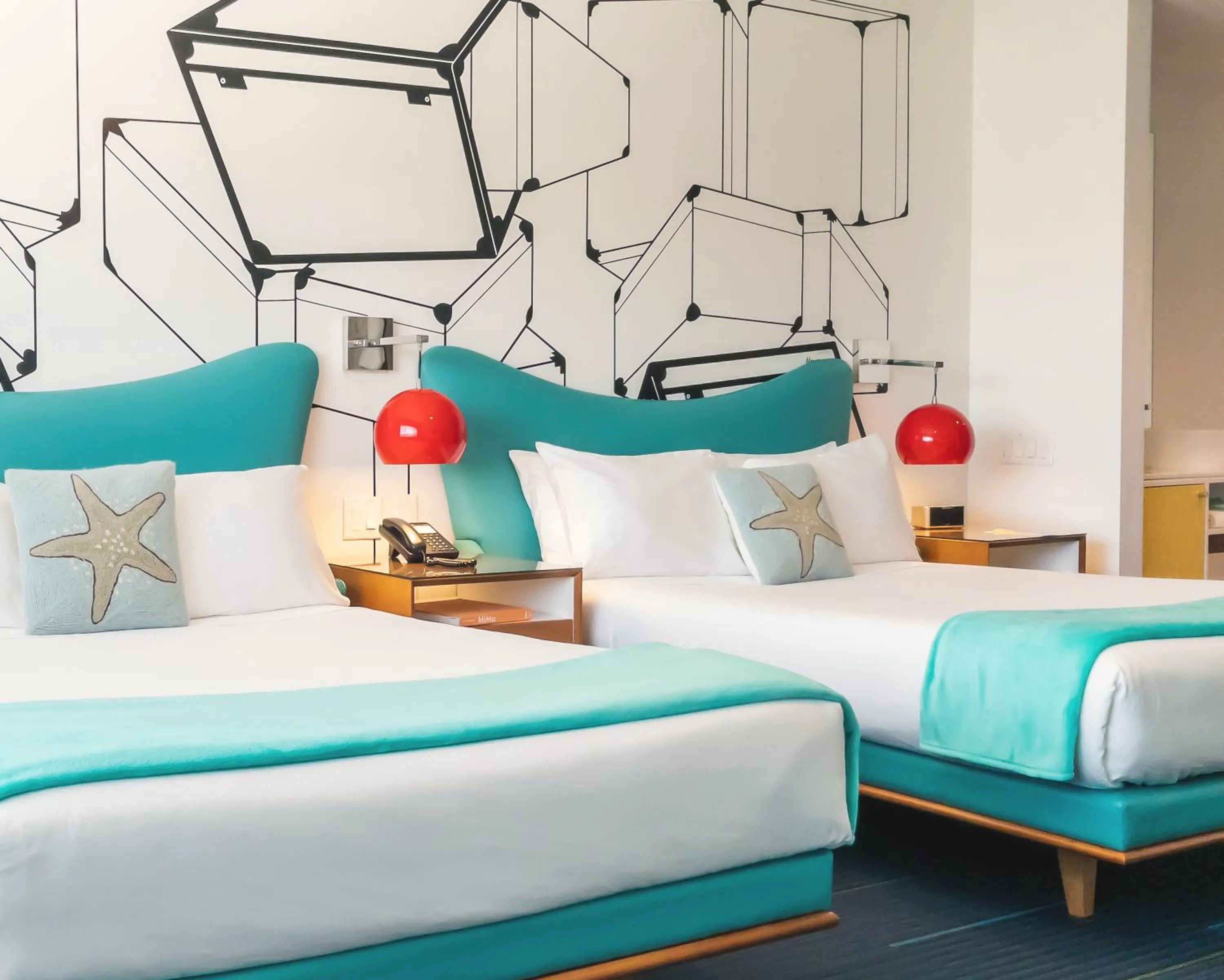 Property building, Bed in The Vagabond Hotel Miami