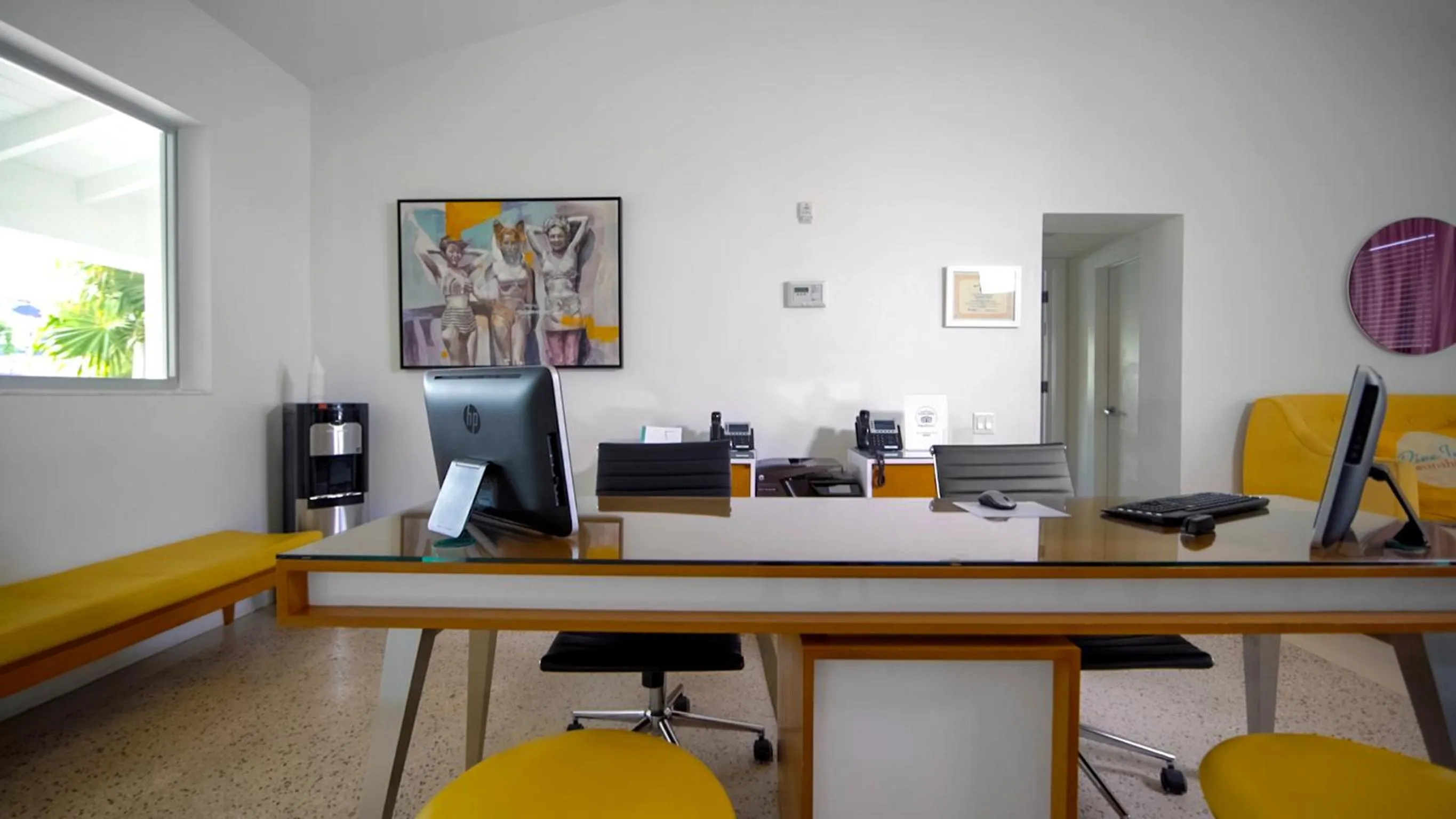 Communal lounge/ TV room in The Vagabond Hotel Miami