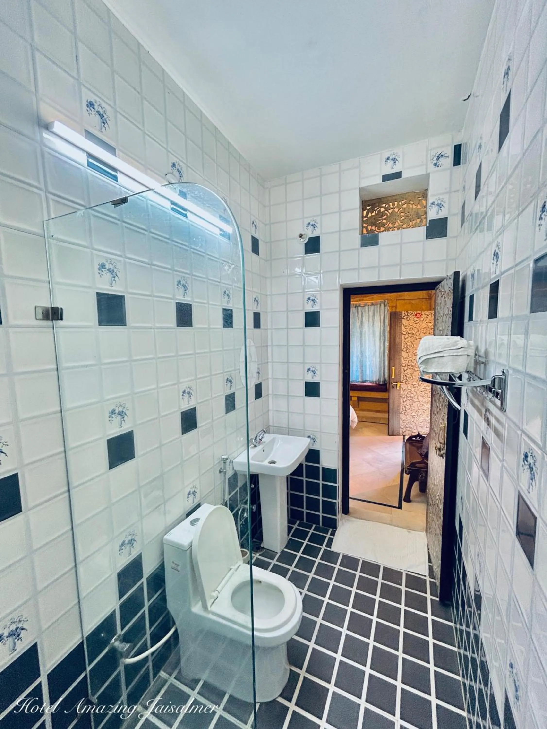 Toilet in Hotel Amazing Jaisalmer