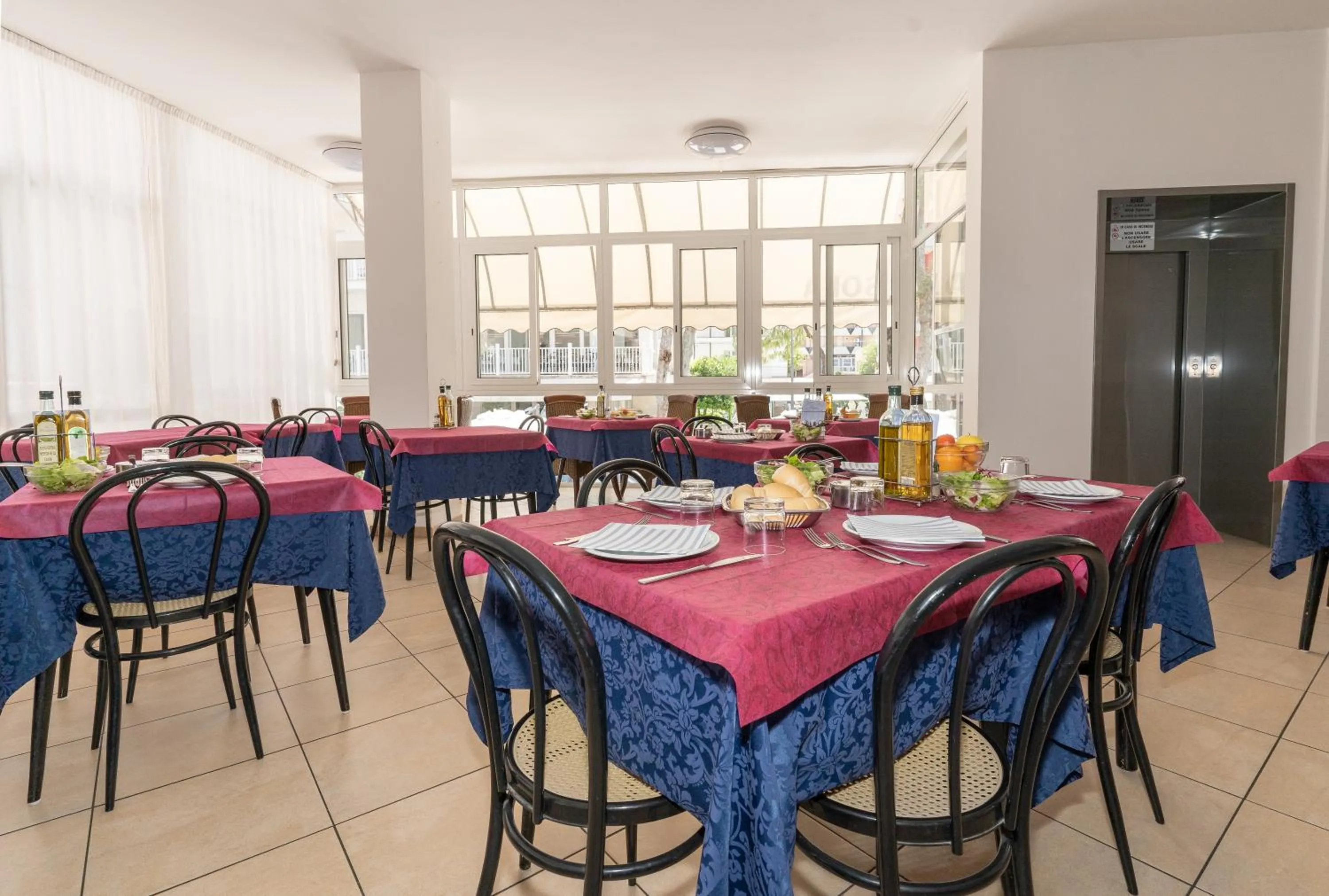 Restaurant/places to eat in Hotel Villa Isola