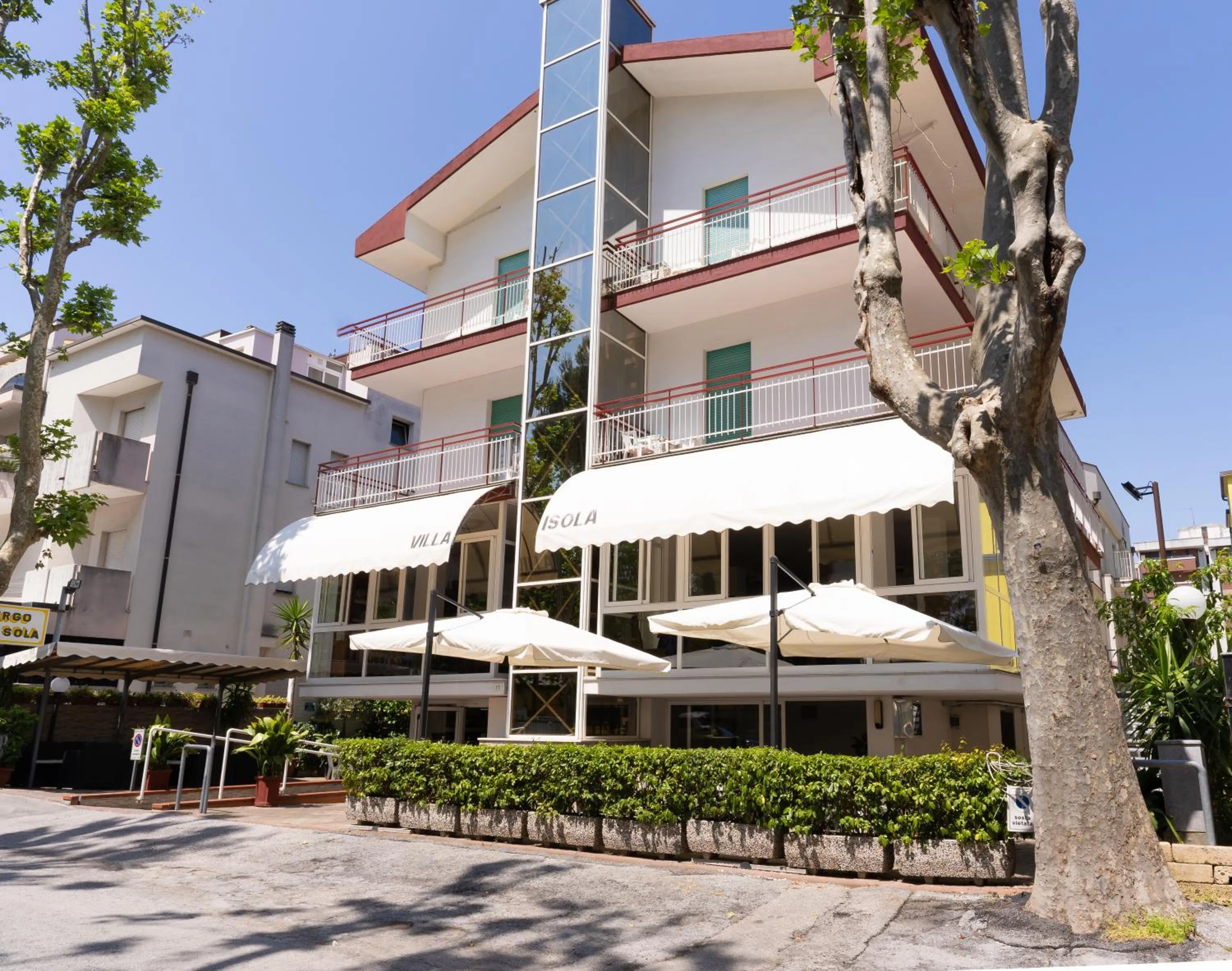 Property building in Hotel Villa Isola