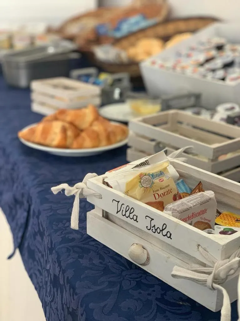 Breakfast in Hotel Villa Isola