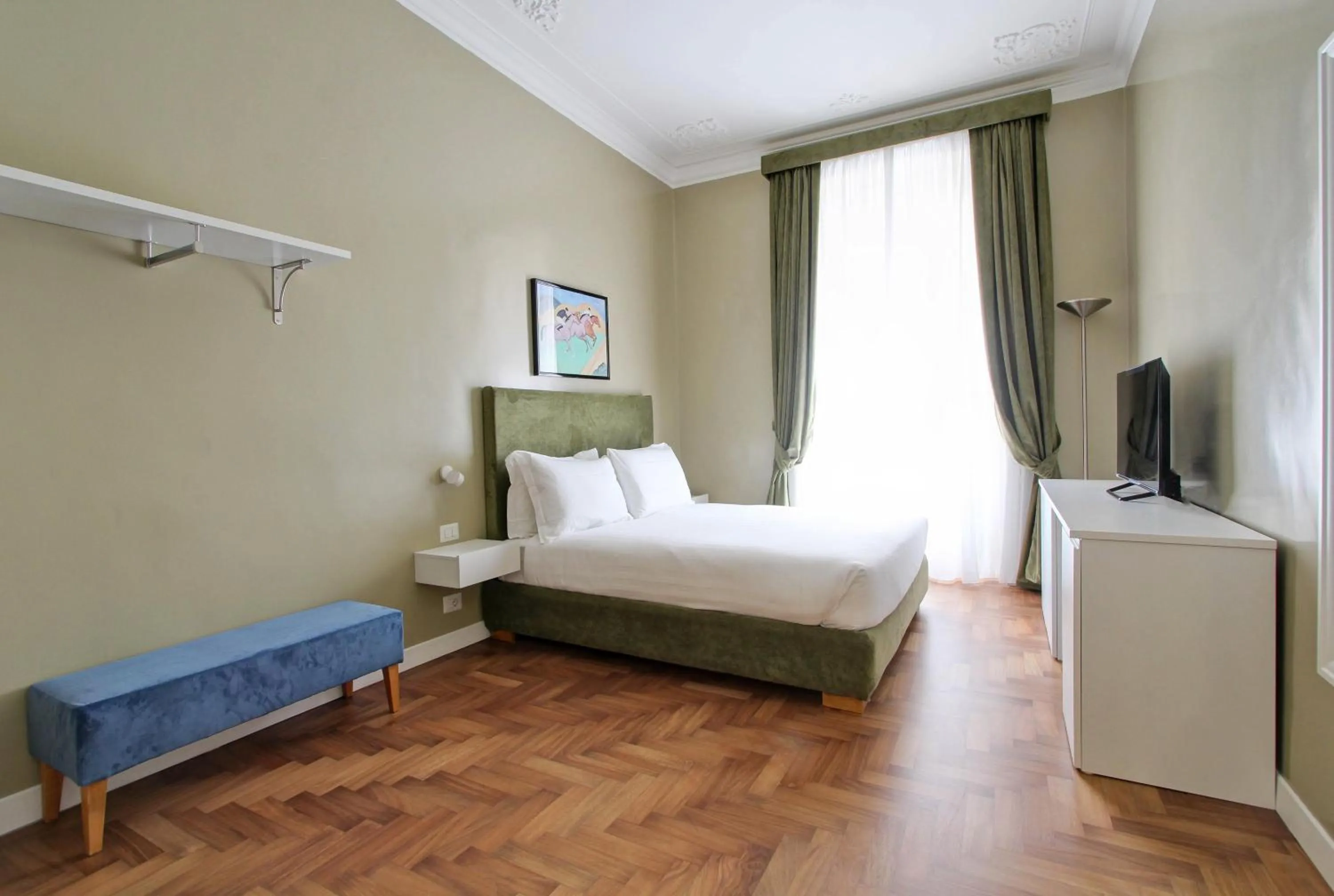 Photo of the whole room, Bed in The river corner