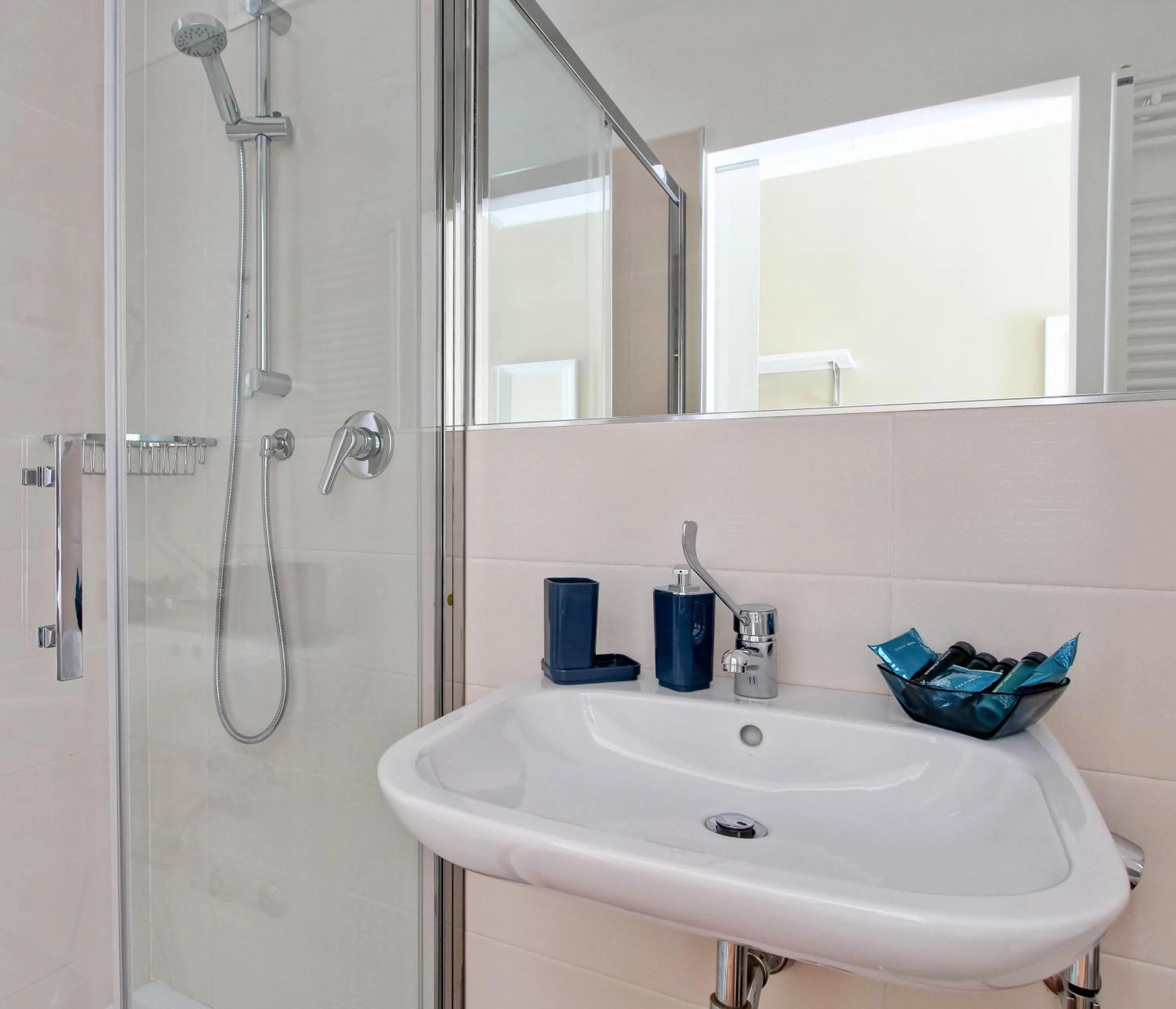 Bathroom in The river corner