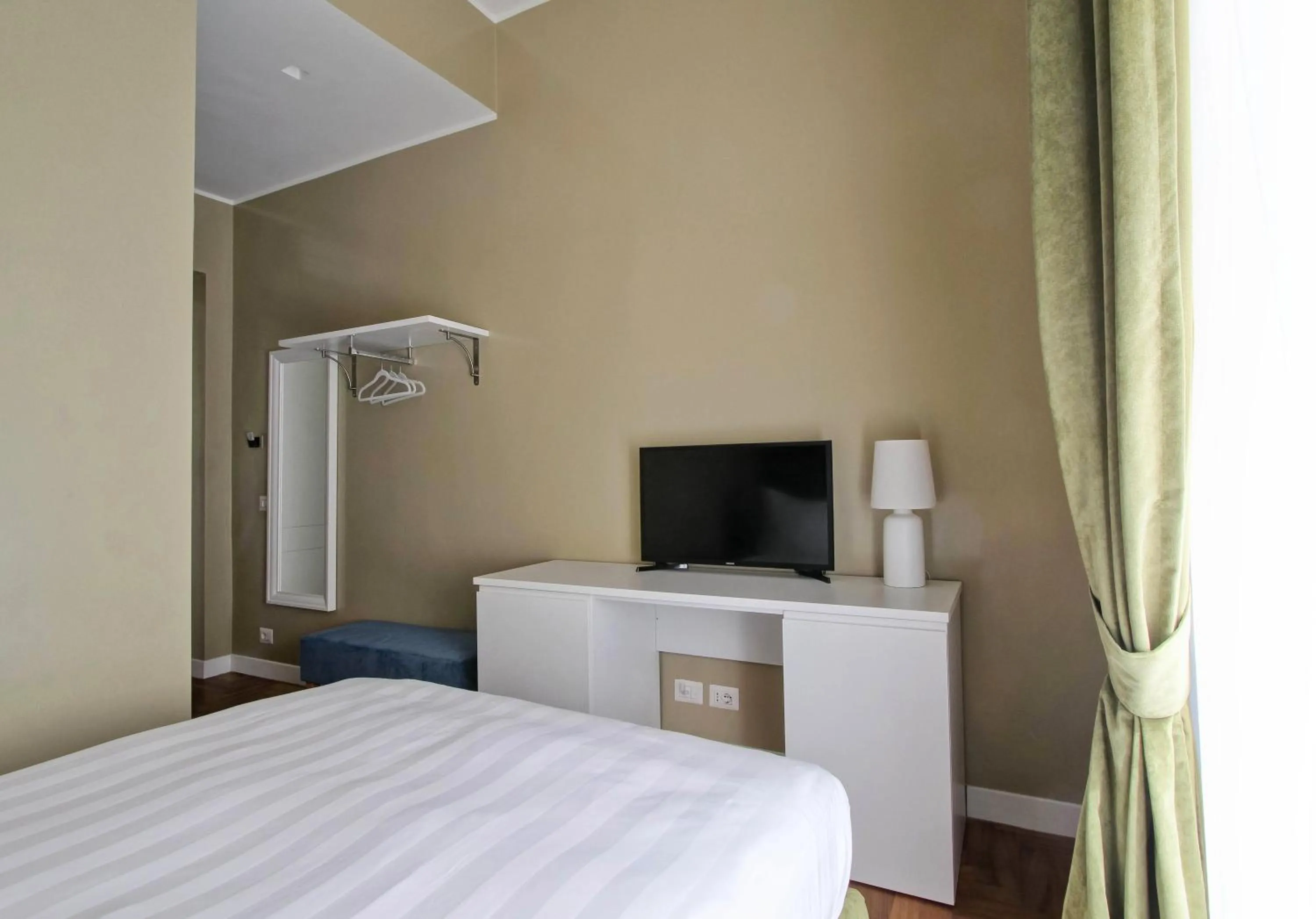 Bed in The river corner