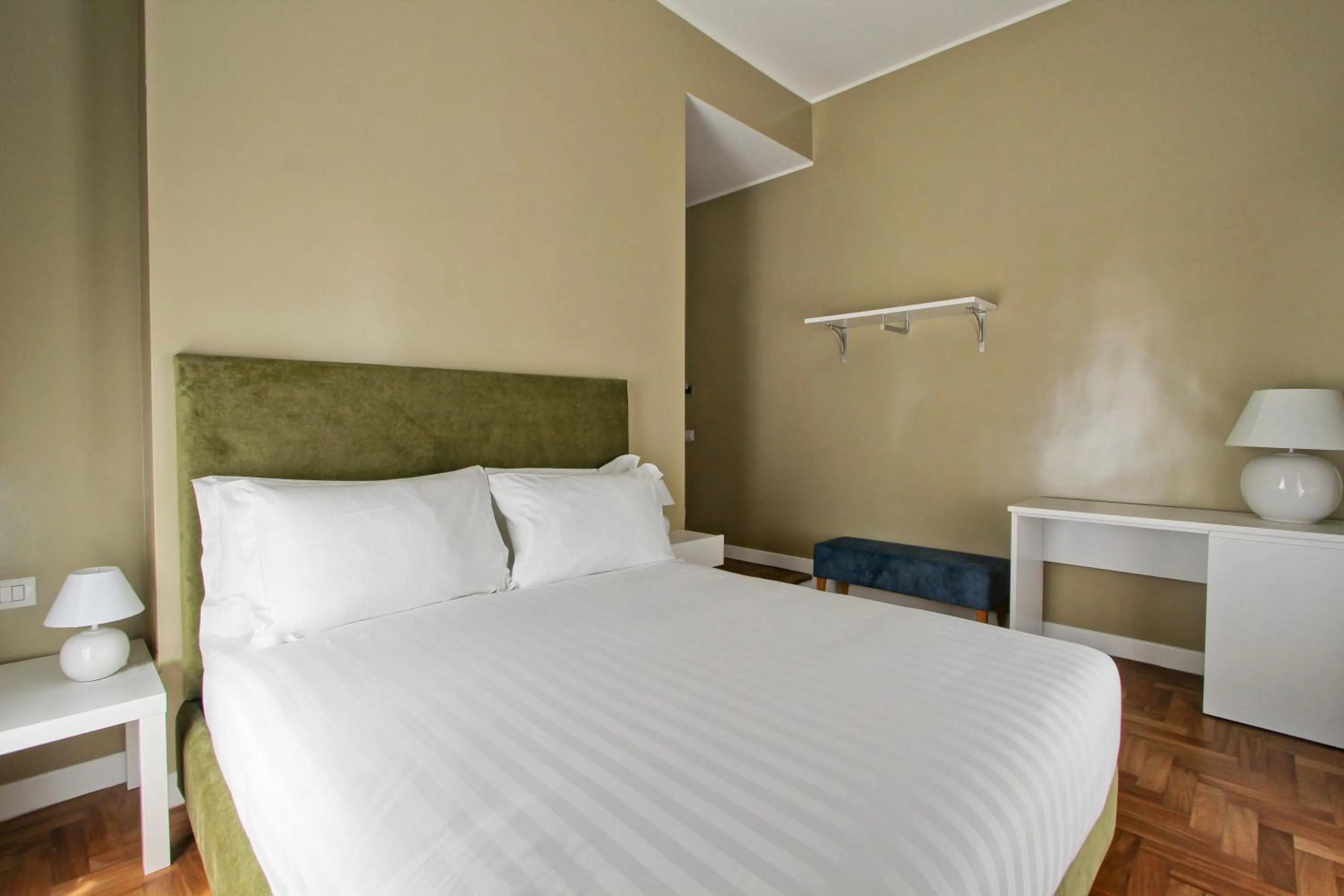 Bed in The river corner