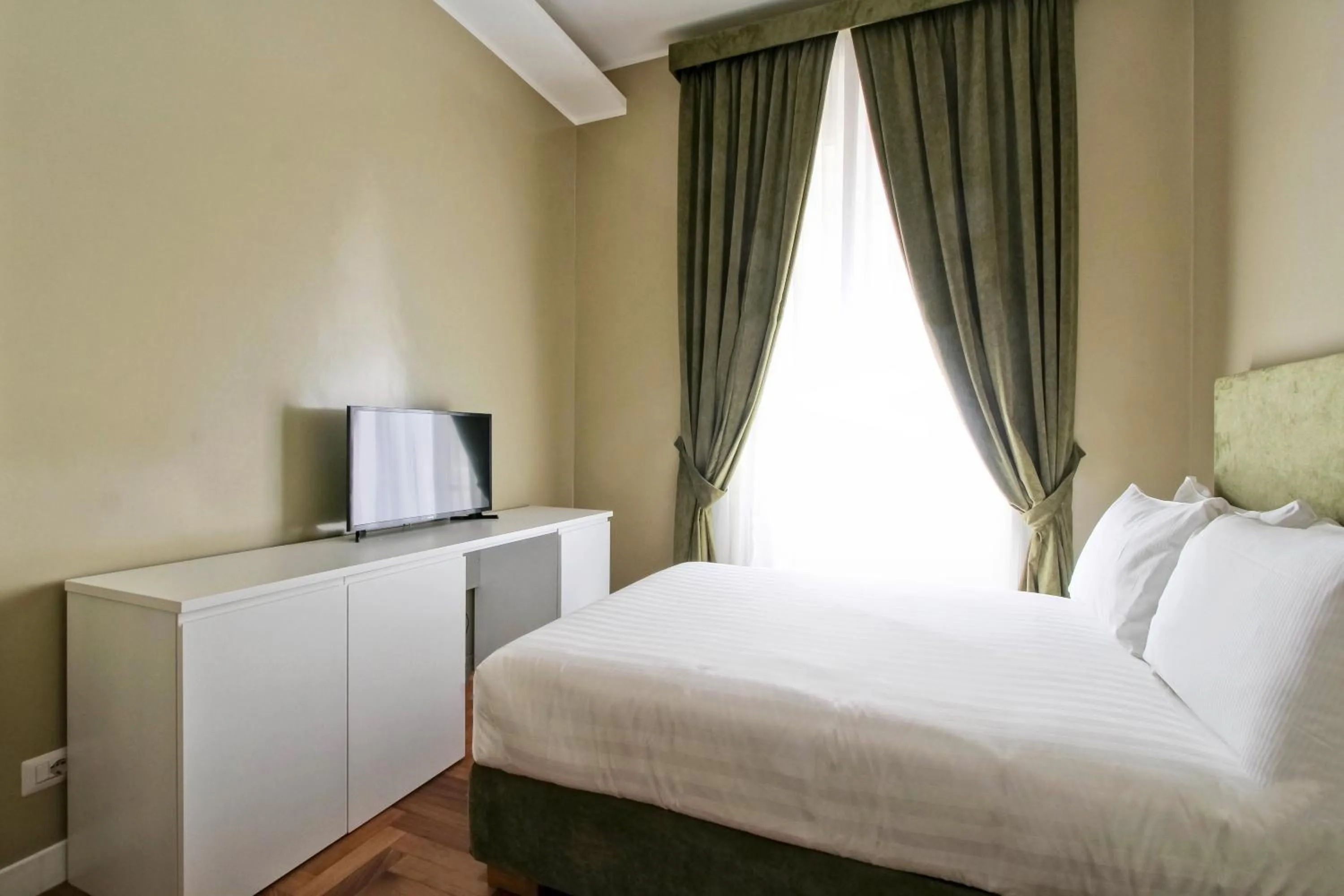 Bed in The river corner