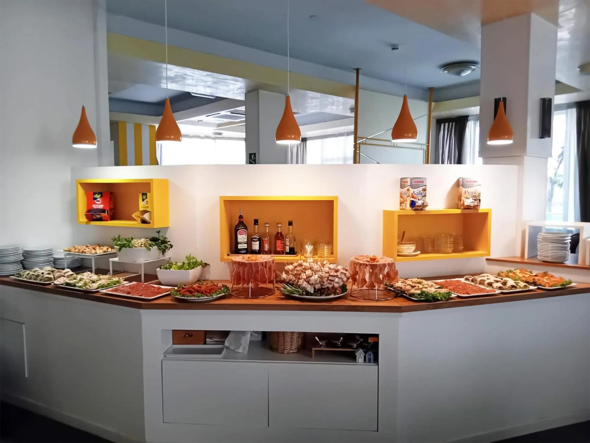 Food in Hotel Desire'