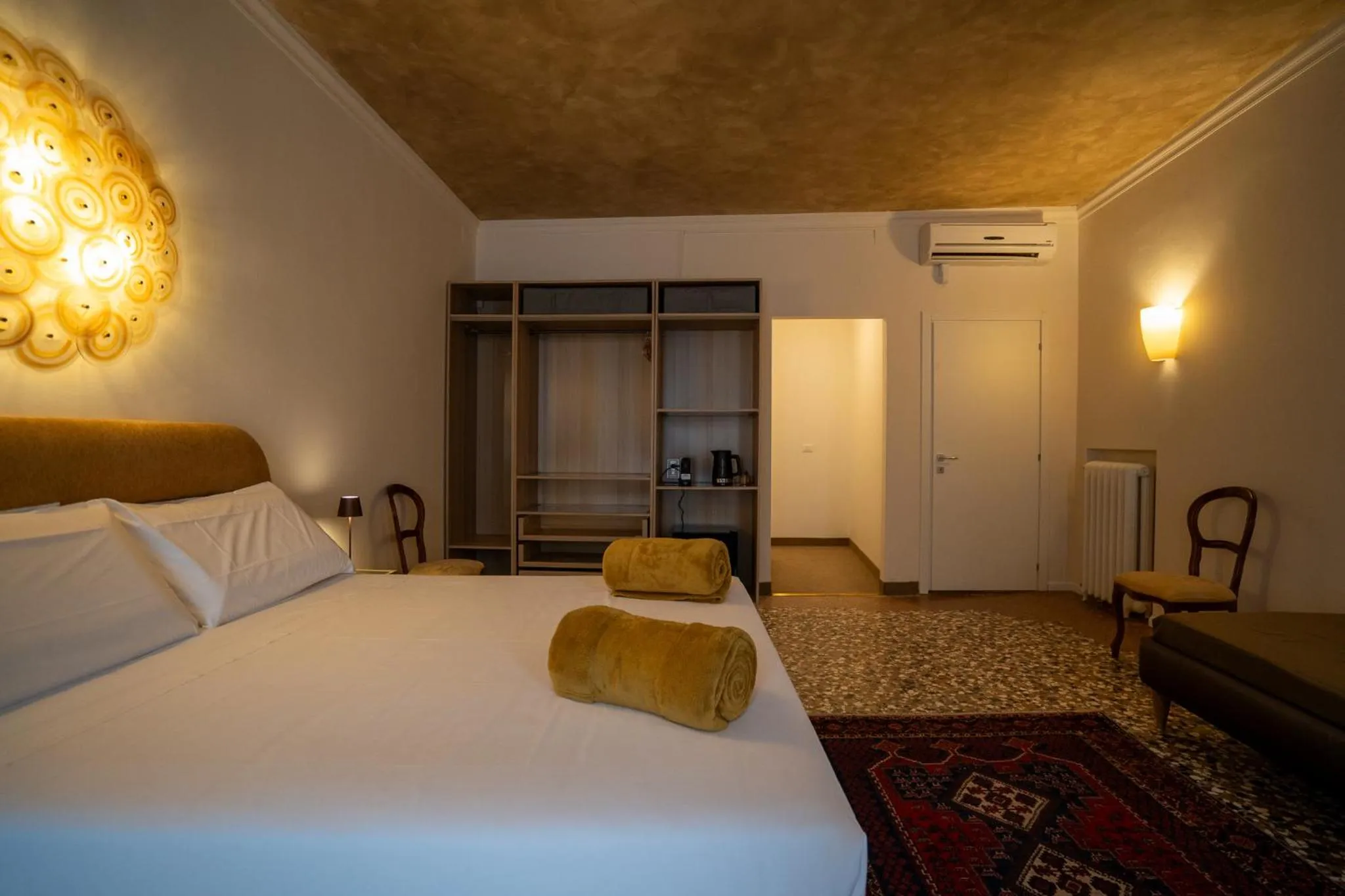 Photo of the whole room, Bed in Ca' Turelli Dimora Storica