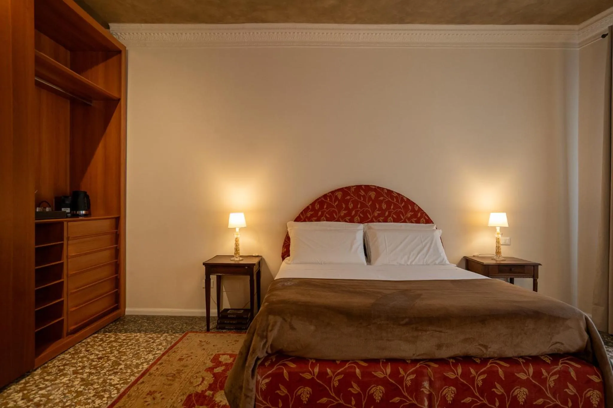 Photo of the whole room, Bed in Ca' Turelli Dimora Storica