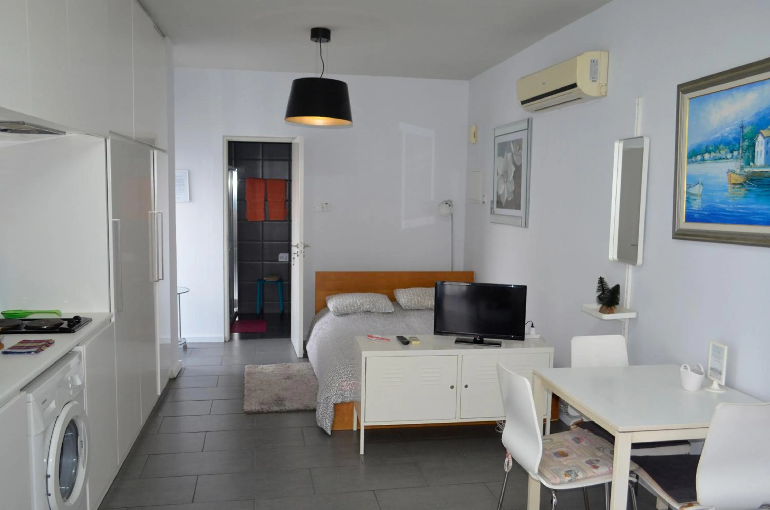 Photo of the whole room in St. Lazaros Studios