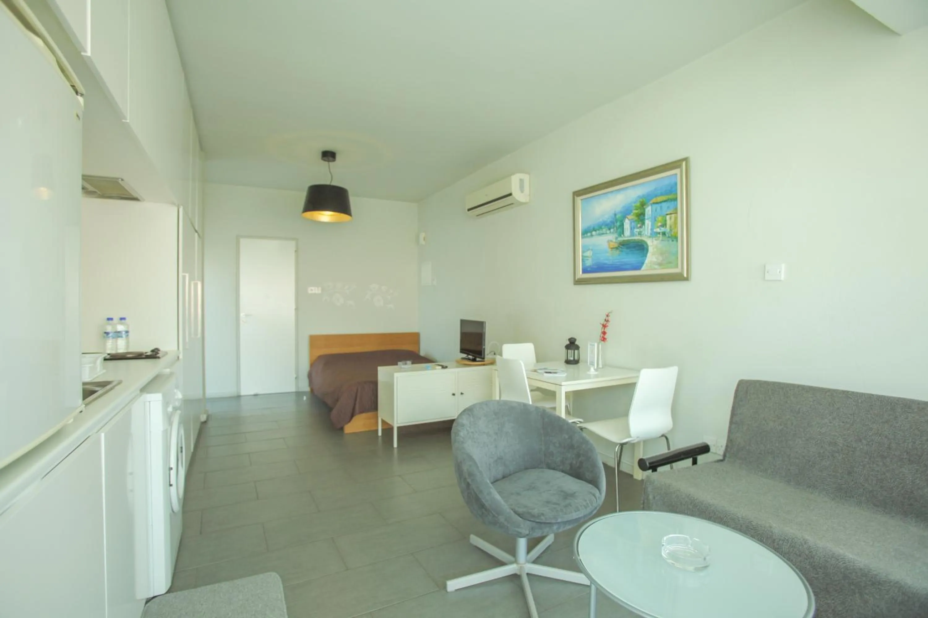 Photo of the whole room in St. Lazaros Studios