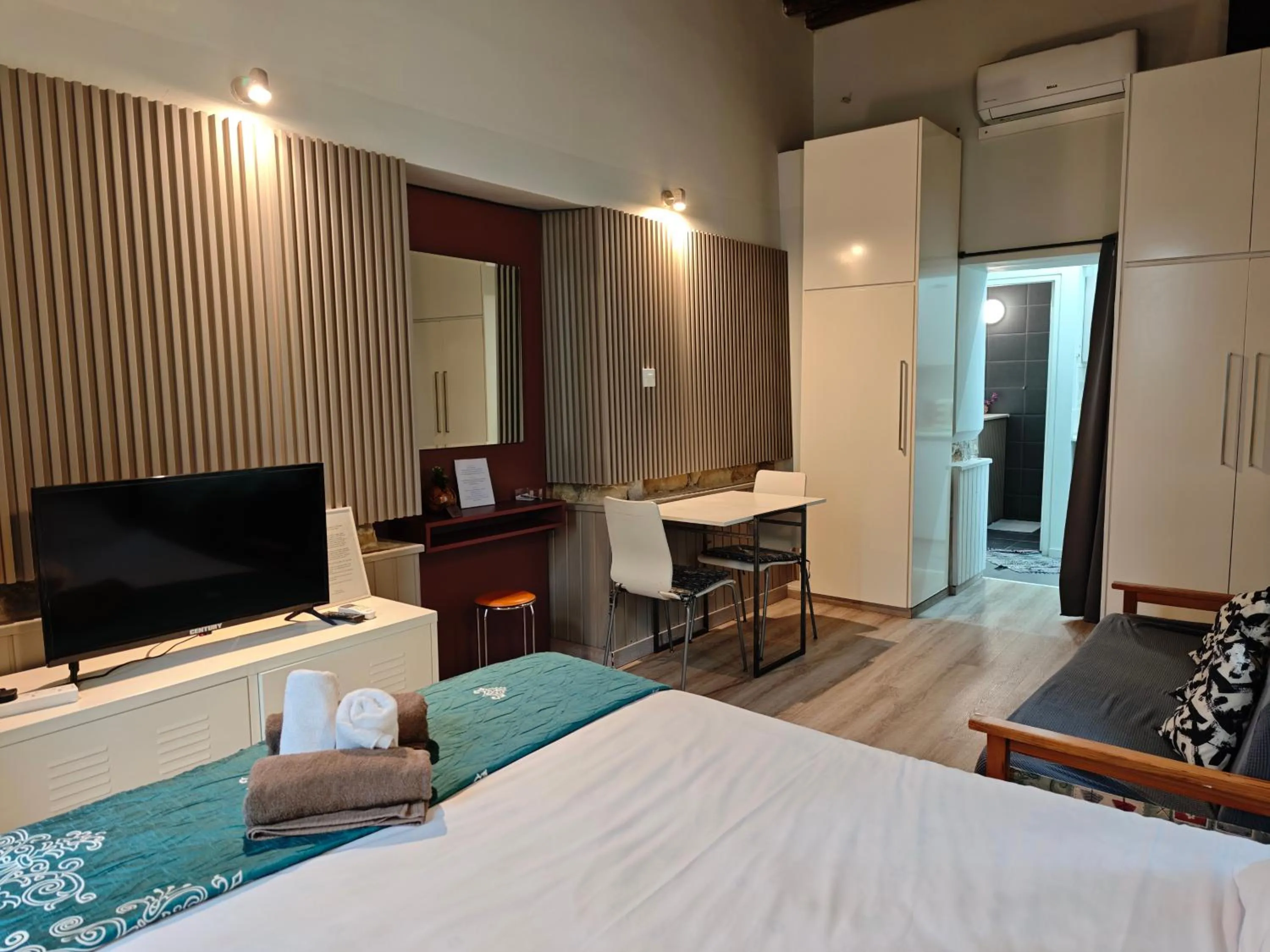 Bedroom, Bed in St. Lazaros Studios